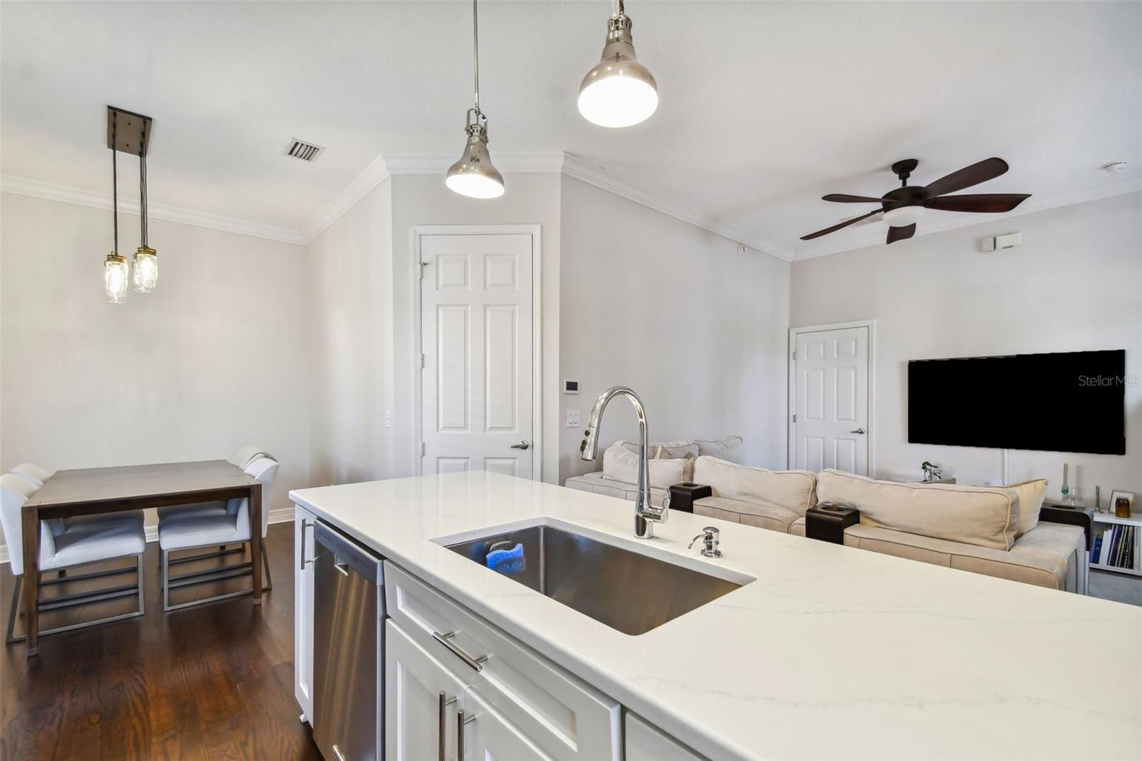 1001 EDISON PARK COURT, Tampa, FL 33606