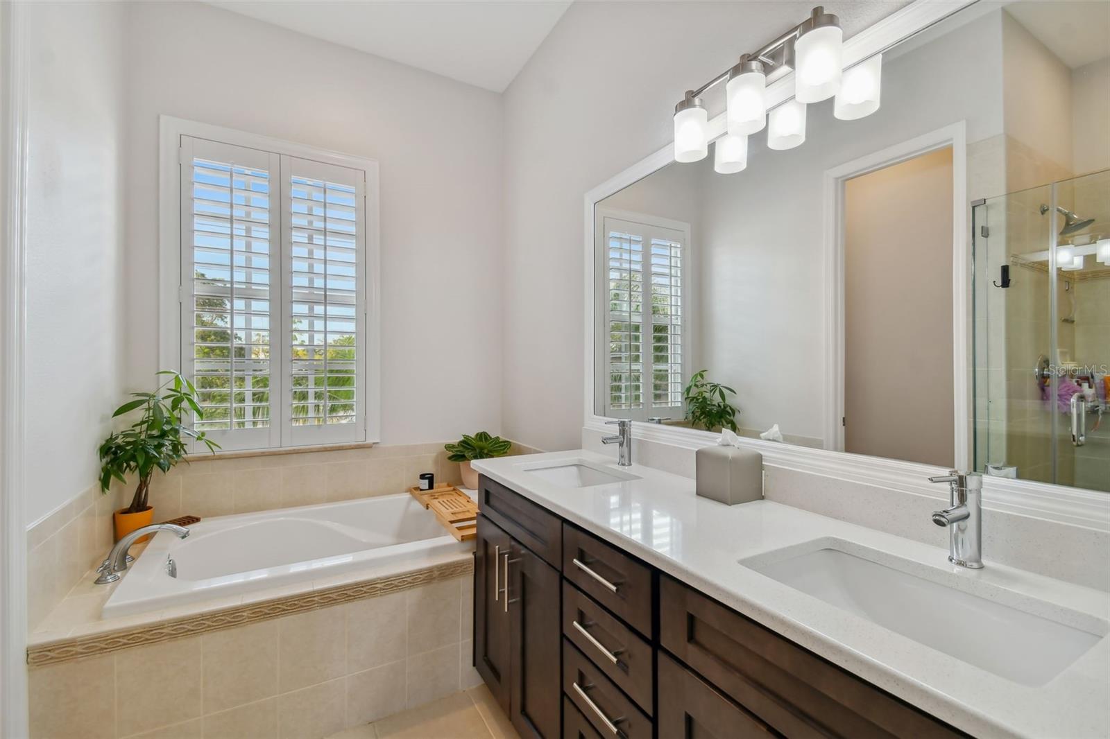 1001 EDISON PARK COURT, Tampa, FL 33606
