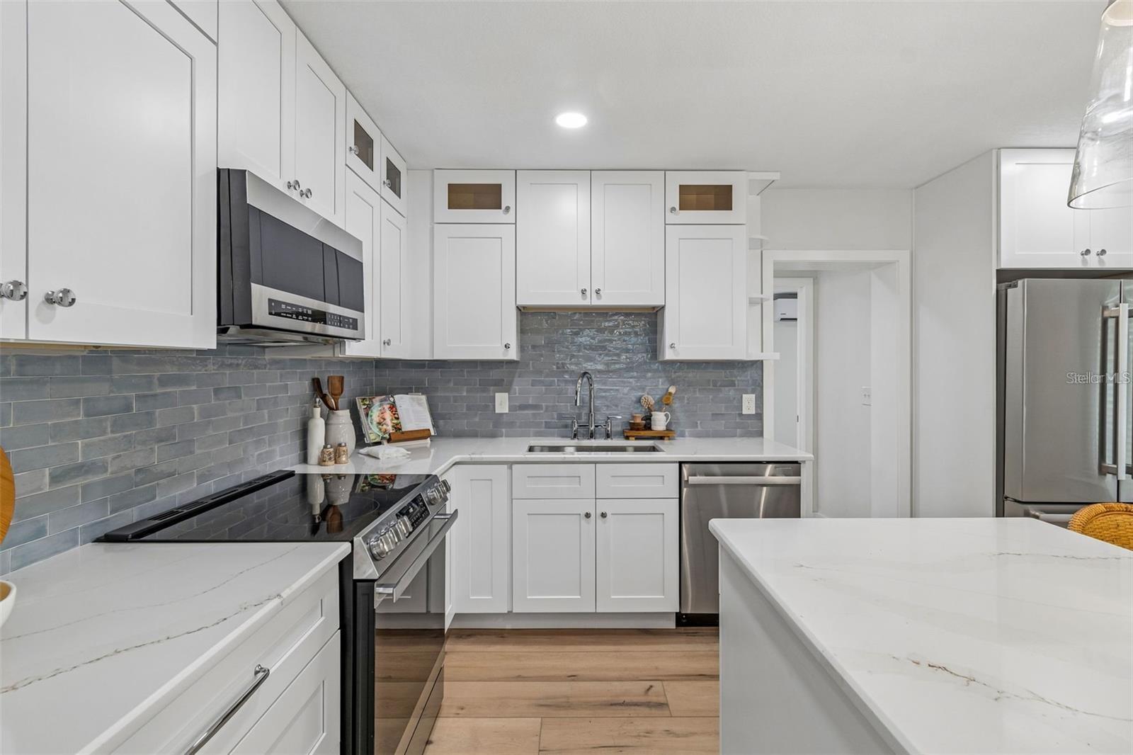 403 DRIFTWOOD DRIVE W, Palm Harbor, FL 34683 403 DRIFTWOOD DRIVE W, Palm Harbor, FL 34683