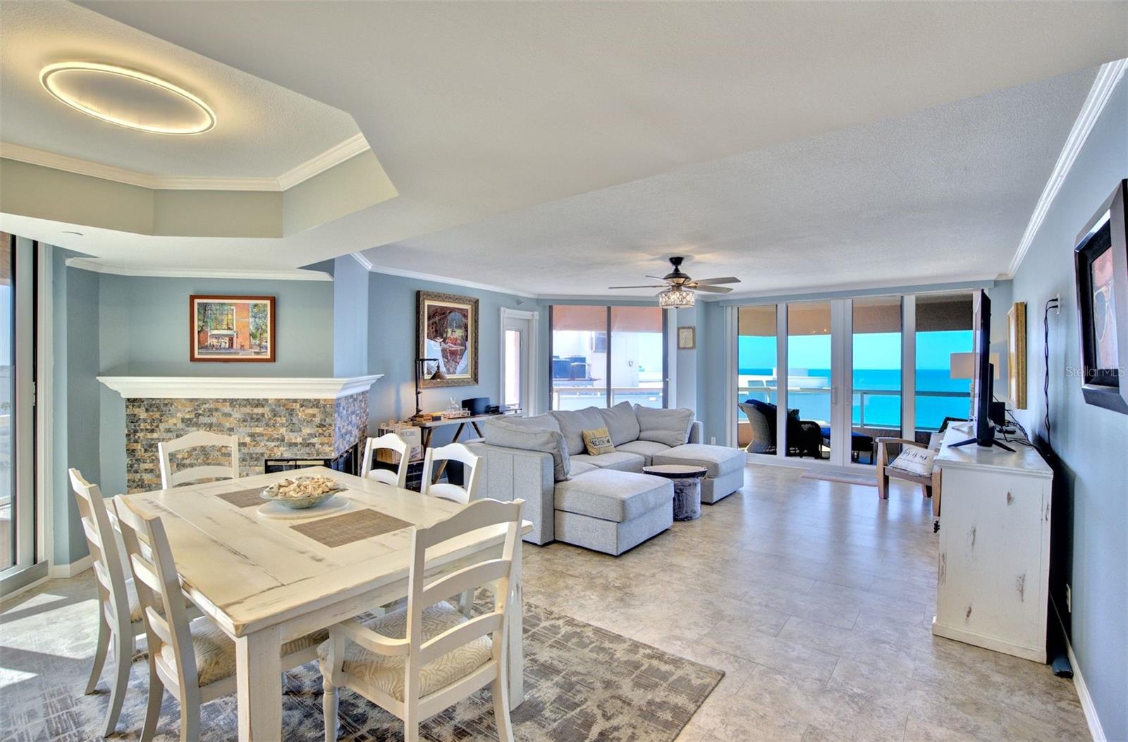Dining room/family room