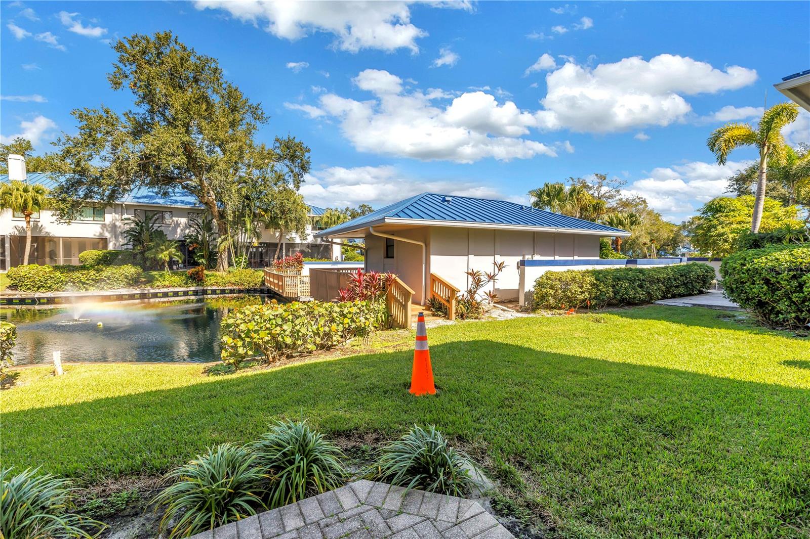 1609 WATERMARK CIRCLE NE, St Petersburg, FL 33702