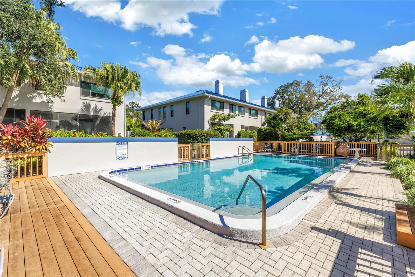 1609 WATERMARK CIRCLE NE, St Petersburg, FL 33702