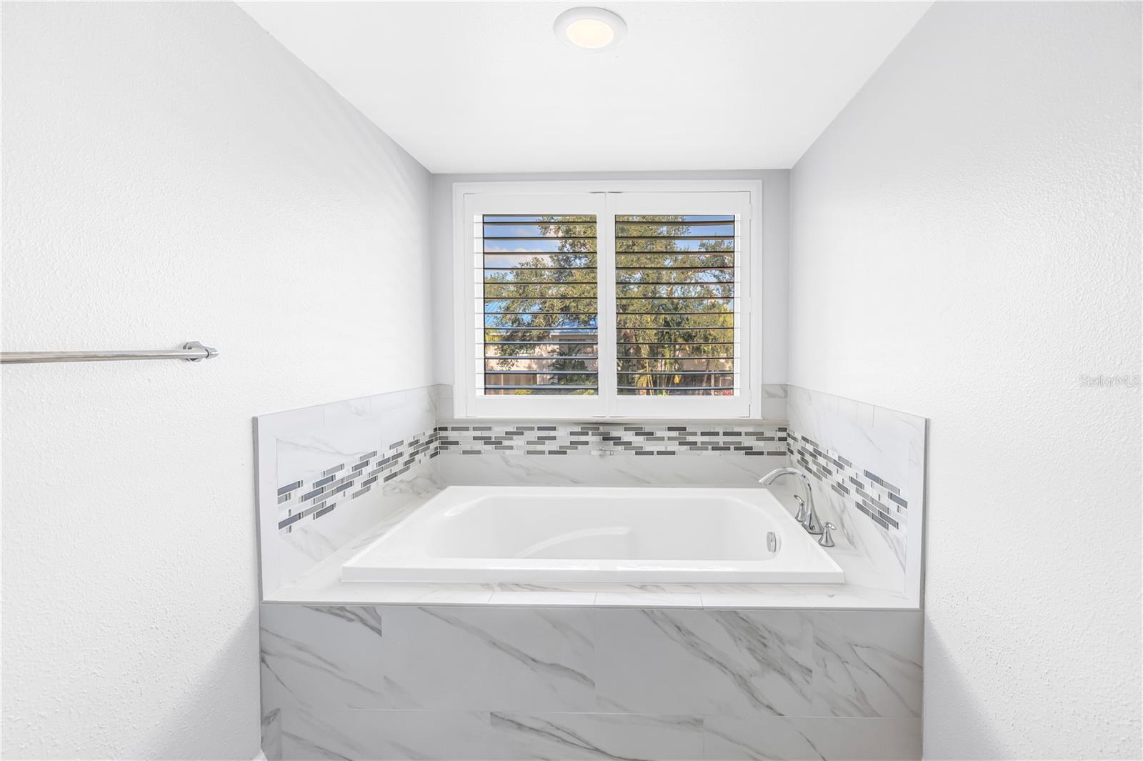 1609 WATERMARK CIRCLE NE, St Petersburg, FL 33702
