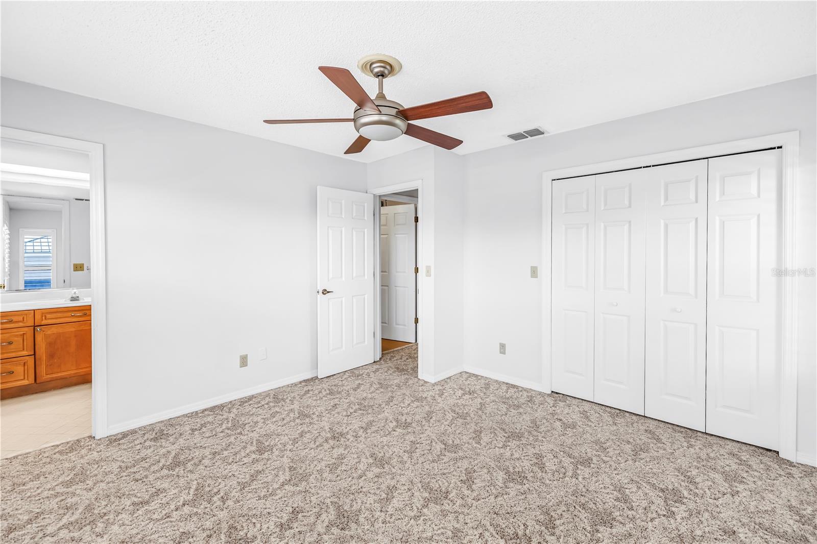 1609 WATERMARK CIRCLE NE, St Petersburg, FL 33702