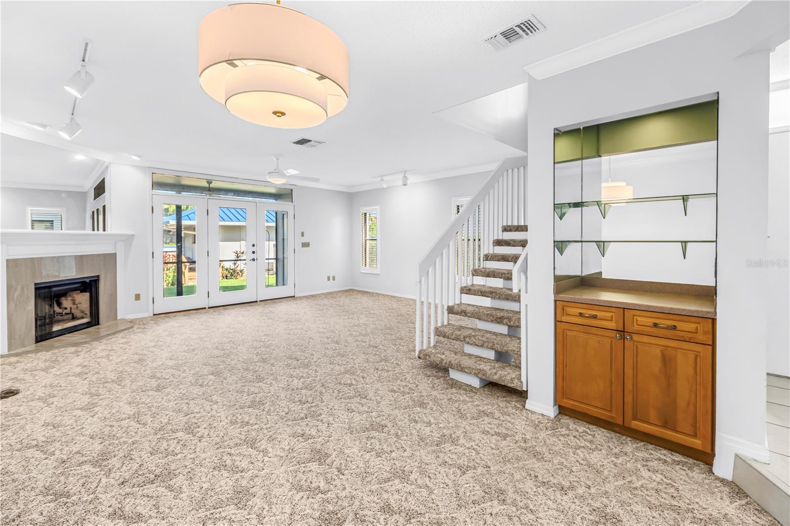 1609 WATERMARK CIRCLE NE, St Petersburg, FL 33702