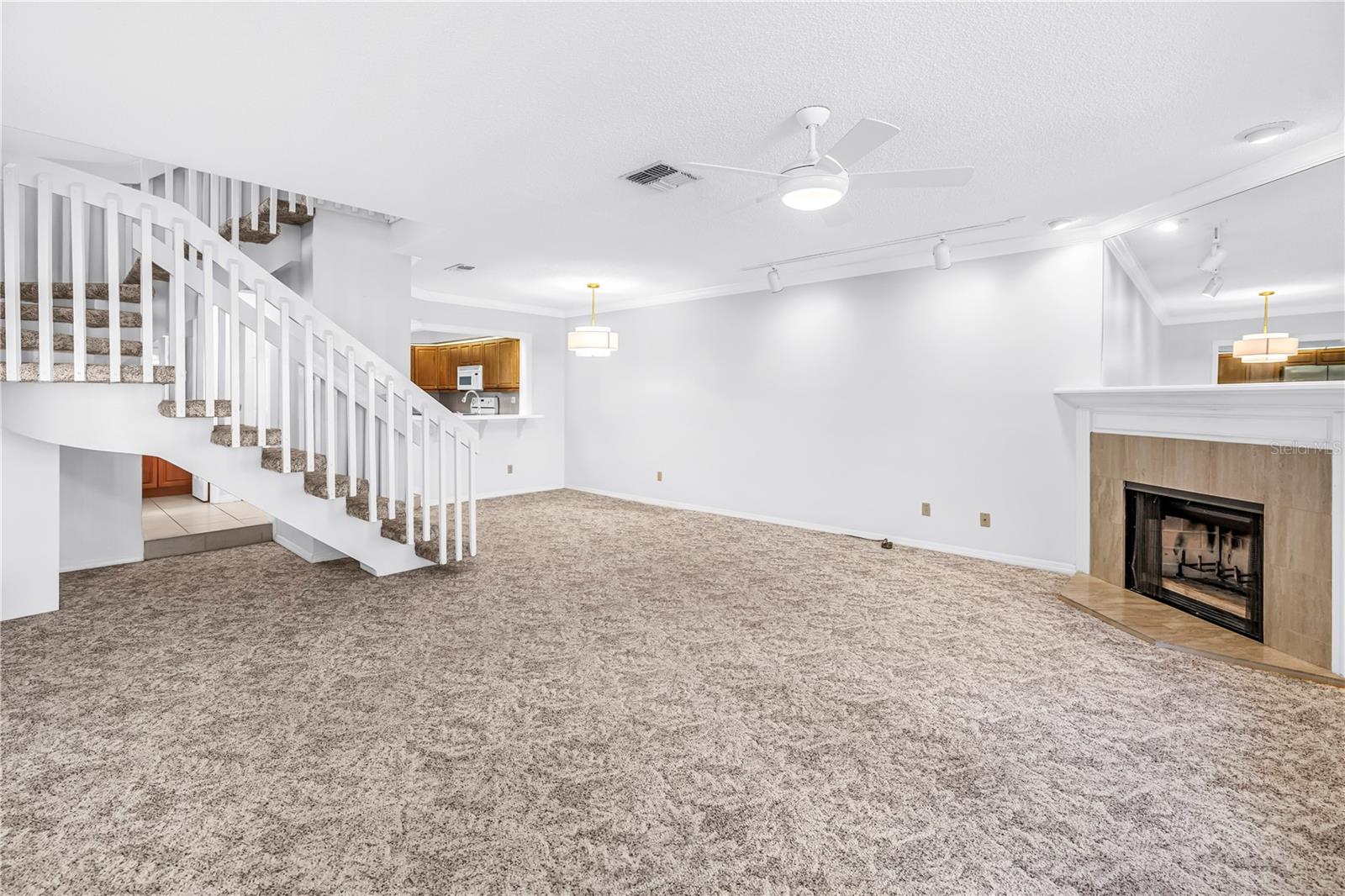 1609 WATERMARK CIRCLE NE, St Petersburg, FL 33702