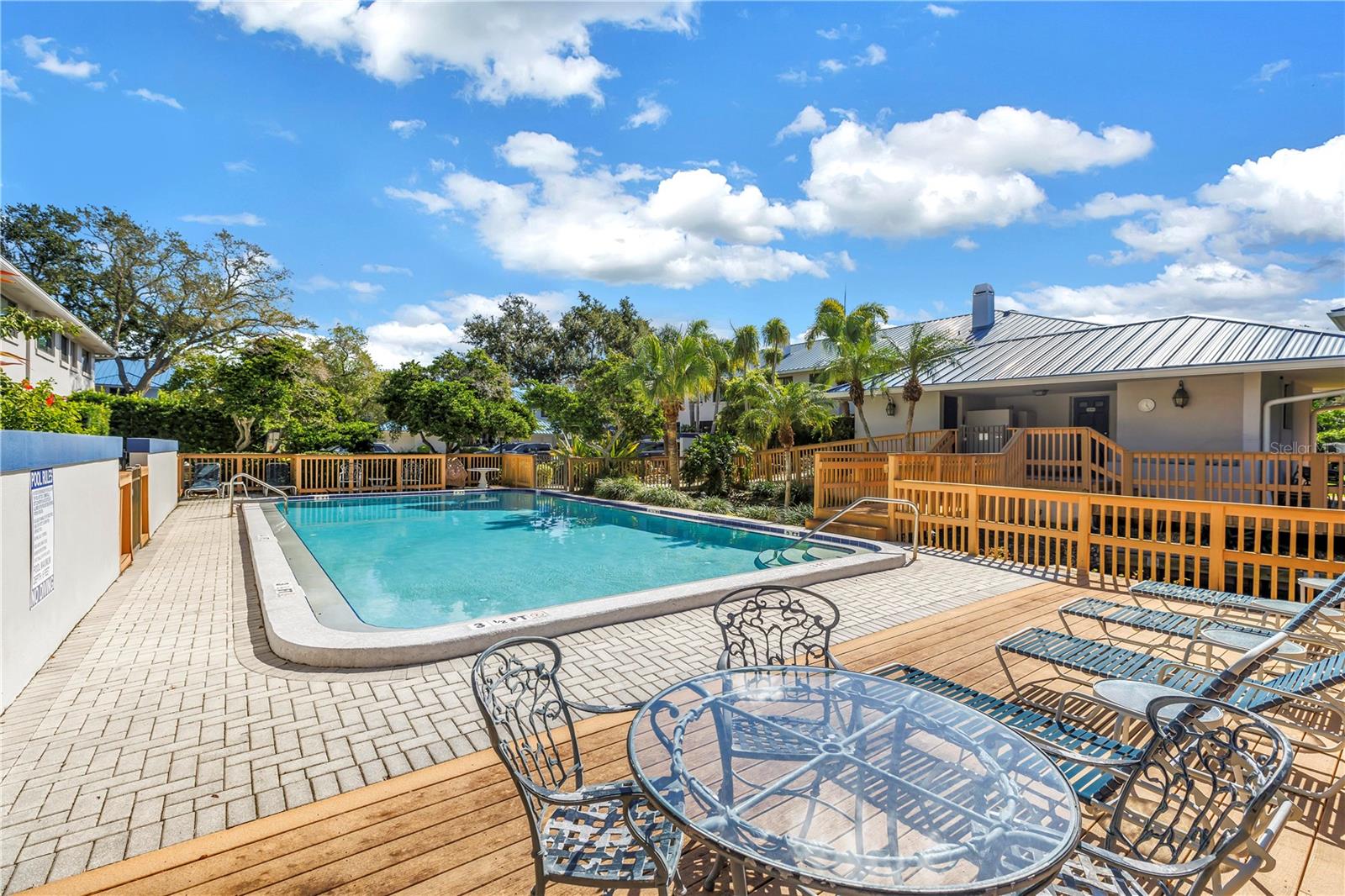 1609 WATERMARK CIRCLE NE, St Petersburg, FL 33702