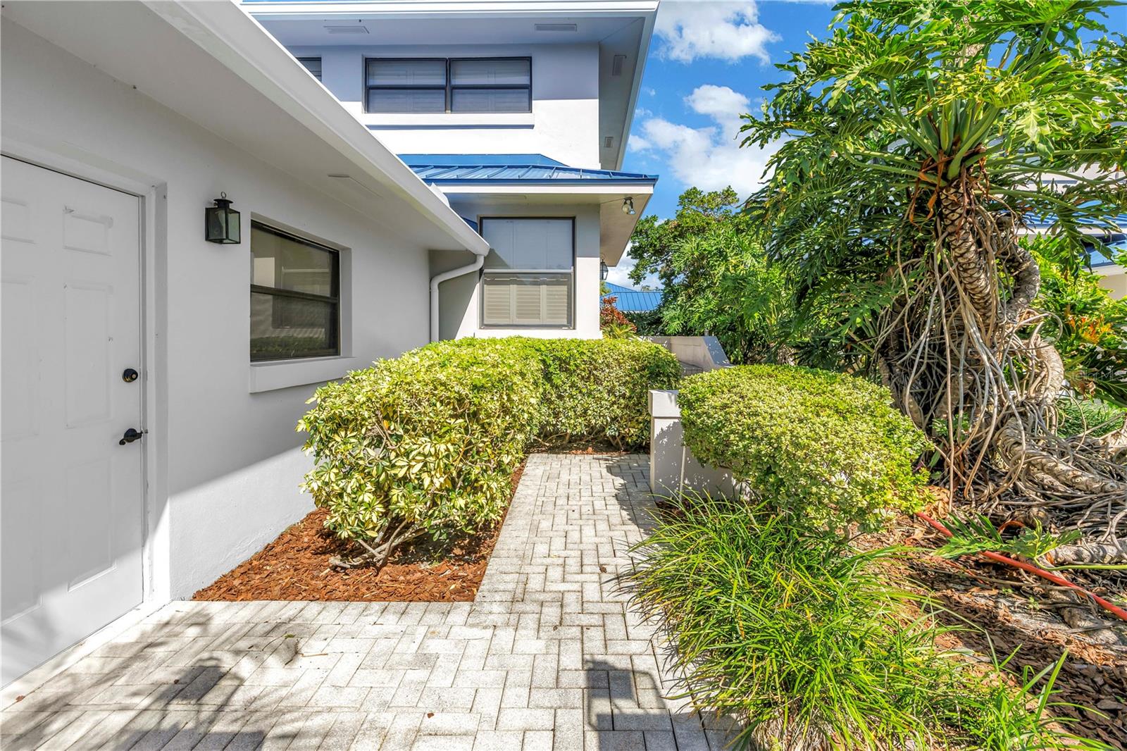 1609 WATERMARK CIRCLE NE, St Petersburg, FL 33702