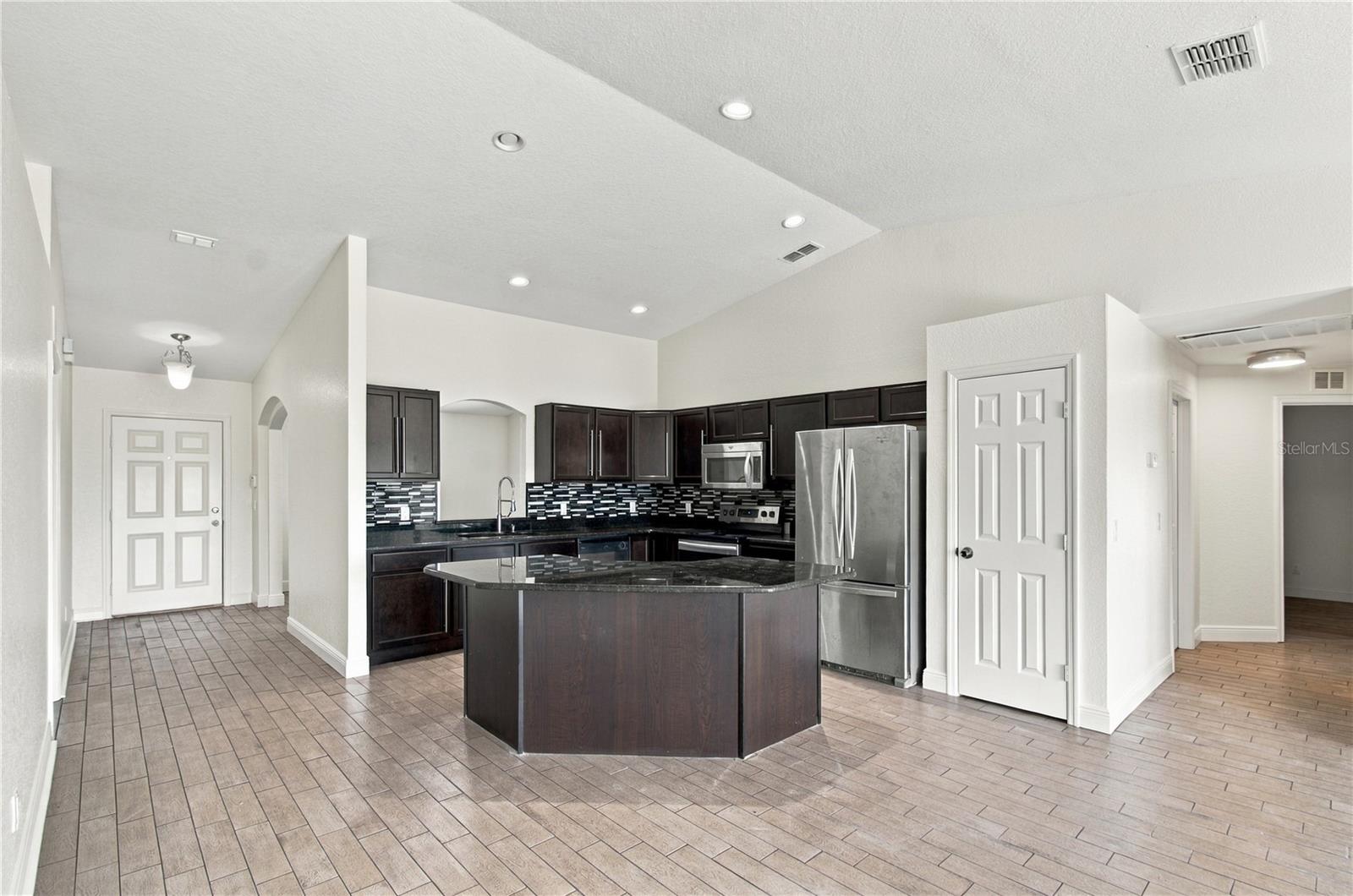 376 LAKE ELOISE POINTE DRIVE, Winter Haven, FL 33880 376 LAKE ELOISE POINTE DRIVE, Winter Haven, FL 33880