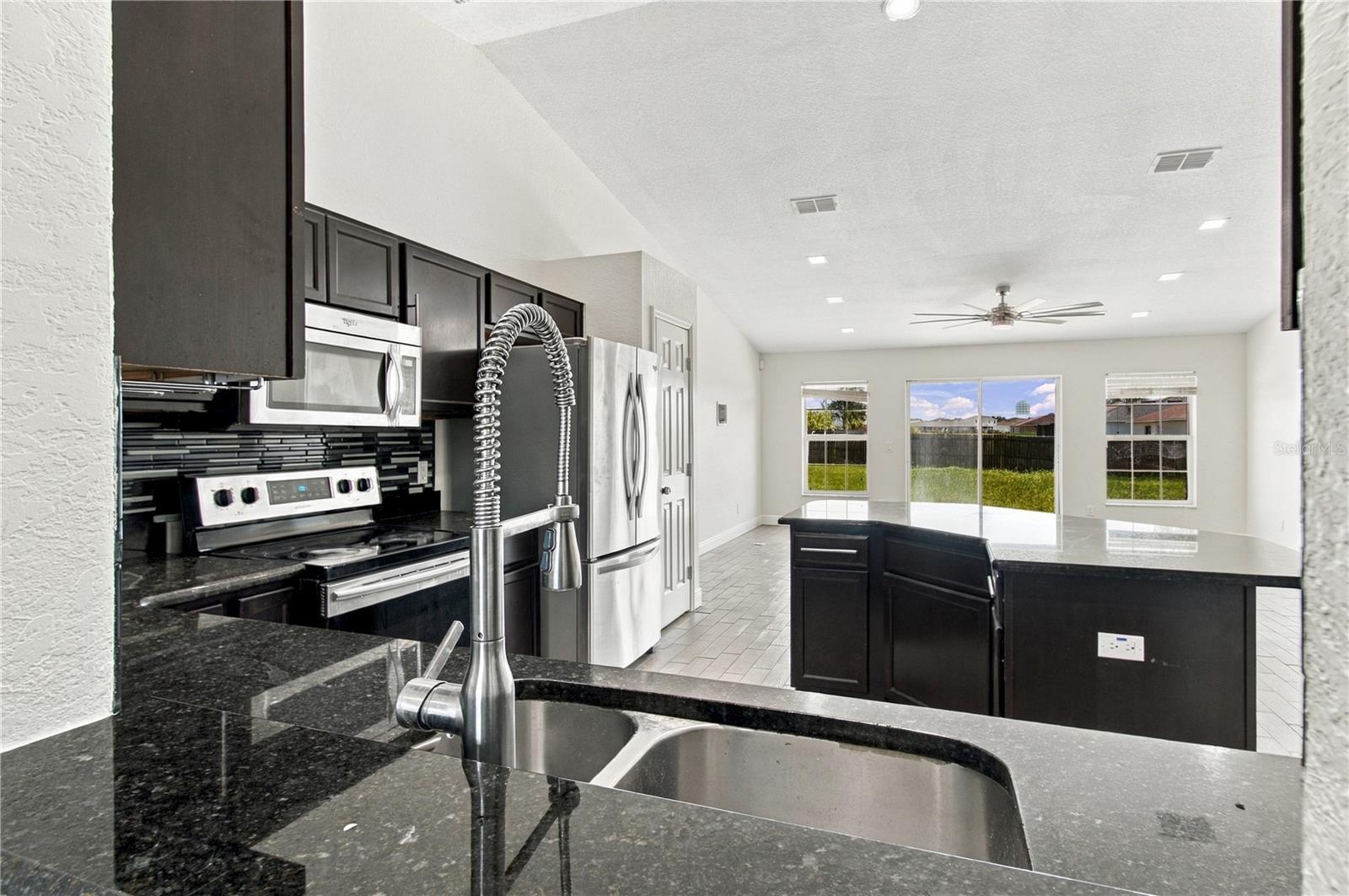 376 LAKE ELOISE POINTE DRIVE, Winter Haven, FL 33880 376 LAKE ELOISE POINTE DRIVE, Winter Haven, FL 33880