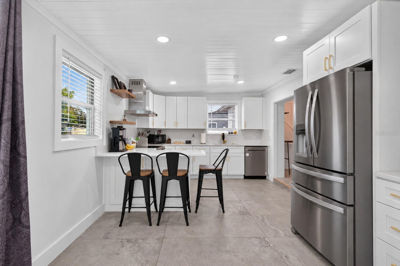 1689 PENNSYLVANIA AVENUE NE, St Petersburg, FL 33703