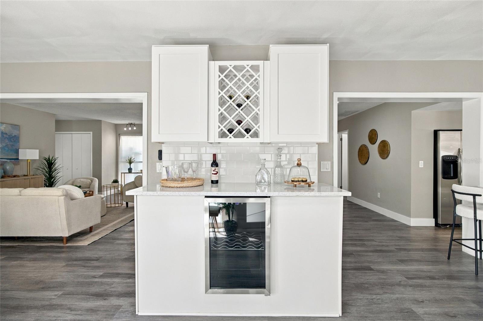 1721 HARBOR CIRCLE W, Largo, FL 33770