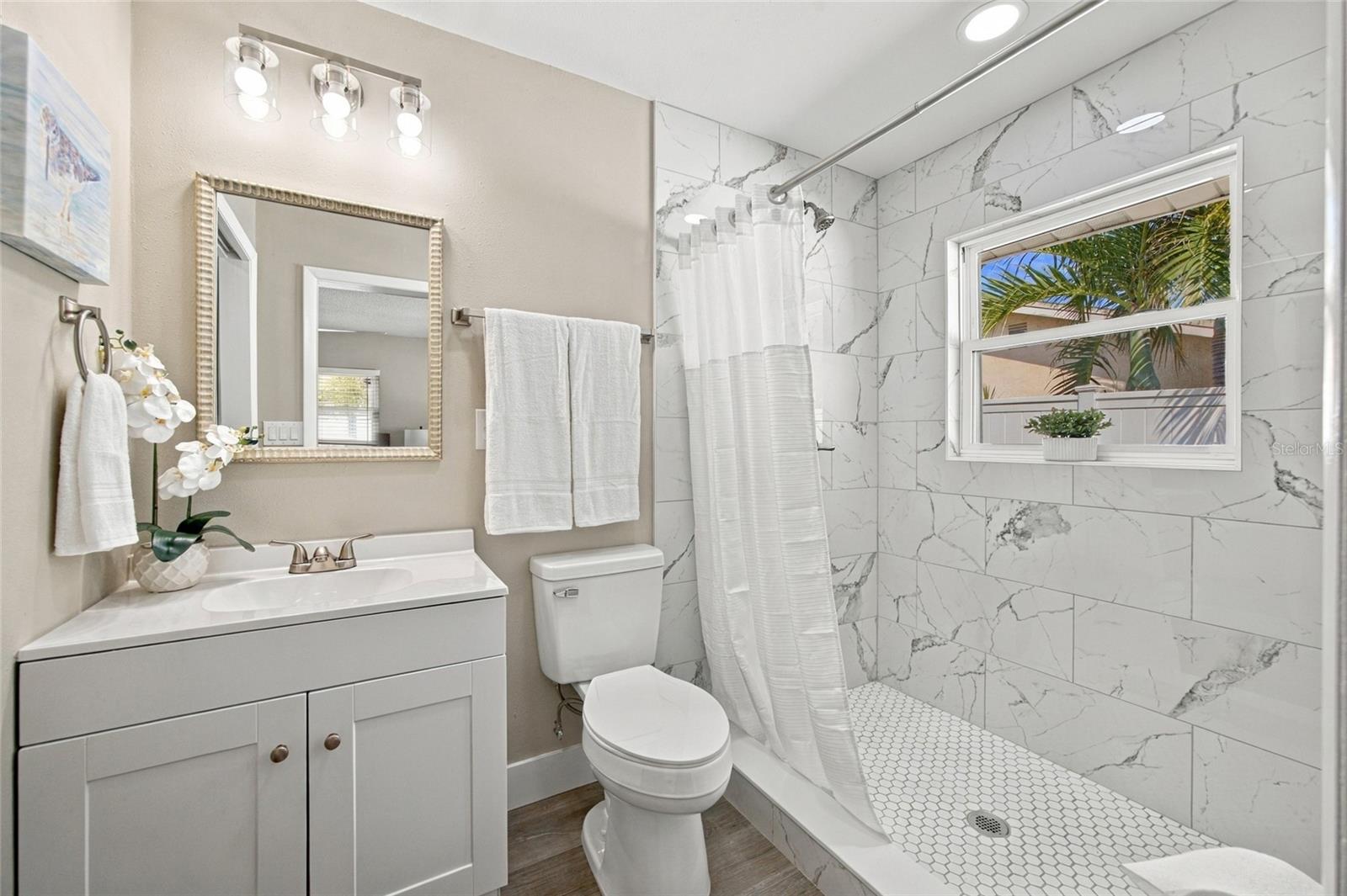 1721 HARBOR CIRCLE W, Largo, FL 33770