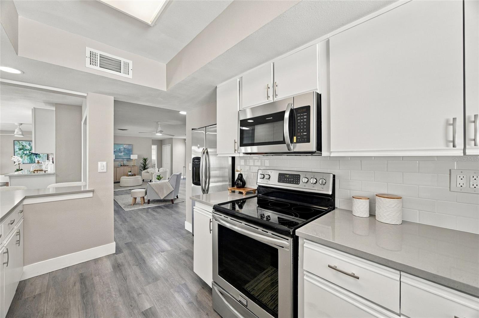 1721 HARBOR CIRCLE W, Largo, FL 33770