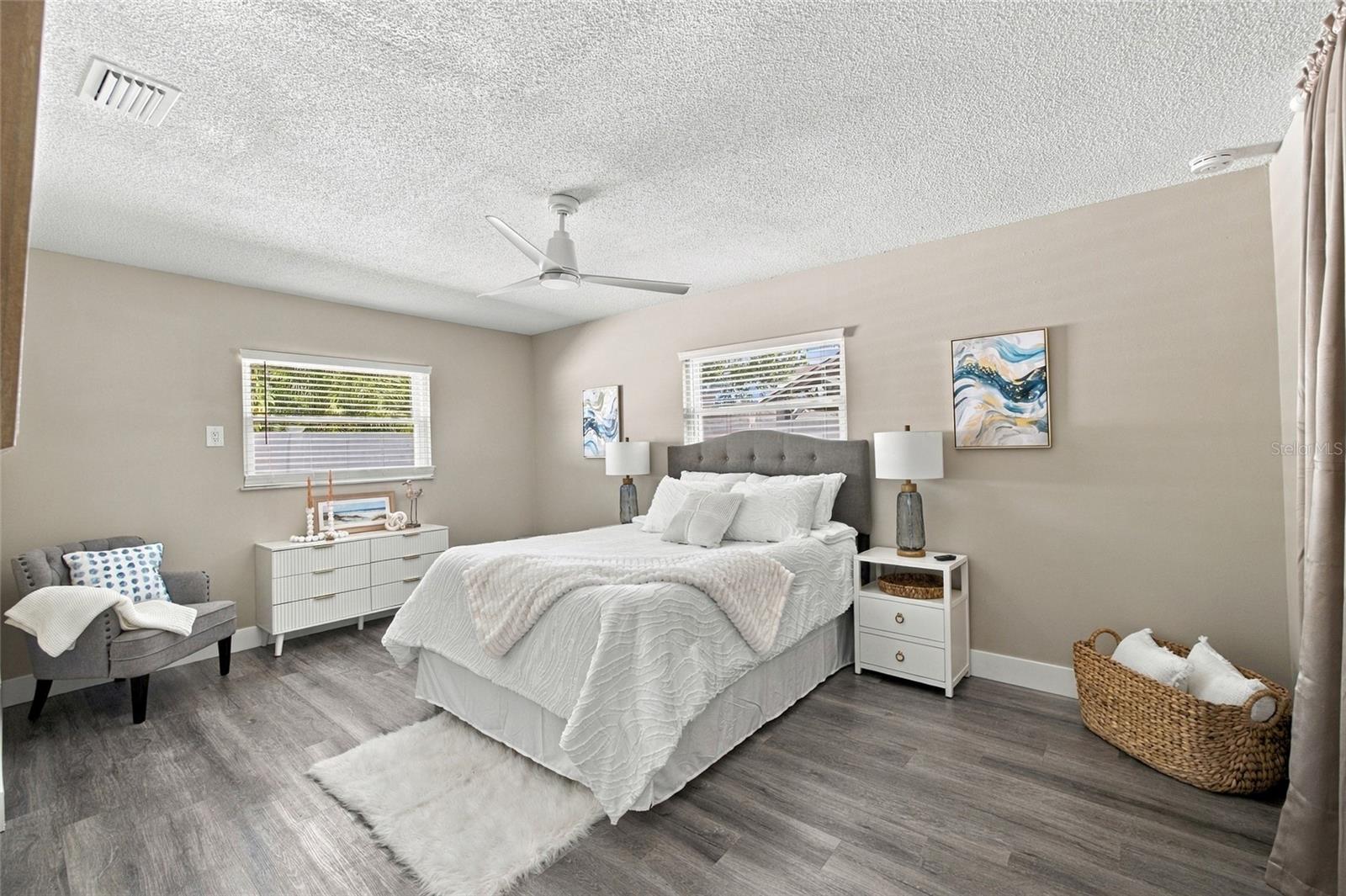 1721 HARBOR CIRCLE W, Largo, FL 33770