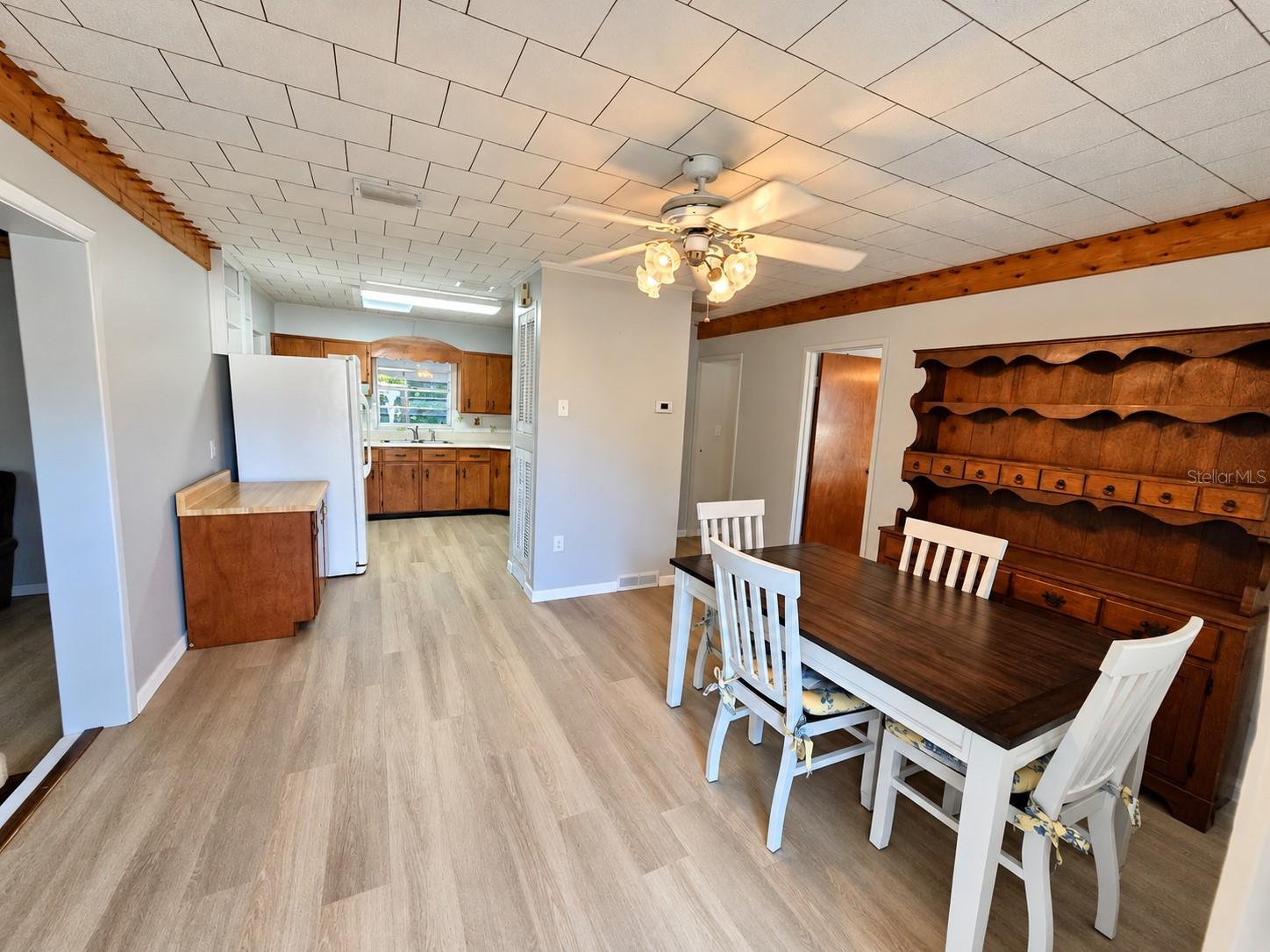 39100 YINGLING AVENUE, Zephyrhills, FL 33542 39100 YINGLING AVENUE, Zephyrhills, FL 33542