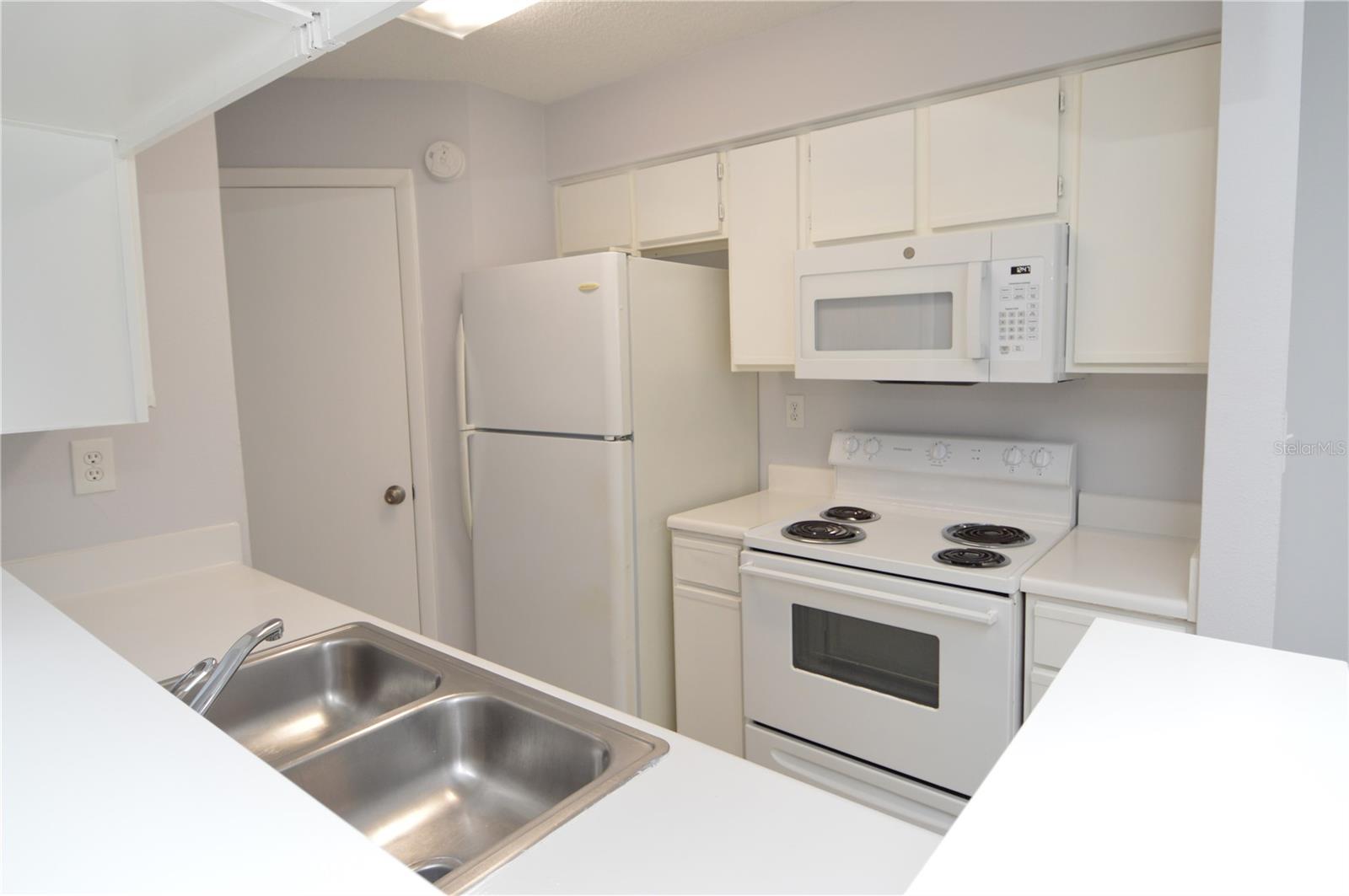 8630 MALLARD RESERVE DRIVE, #1, Tampa, FL 33614