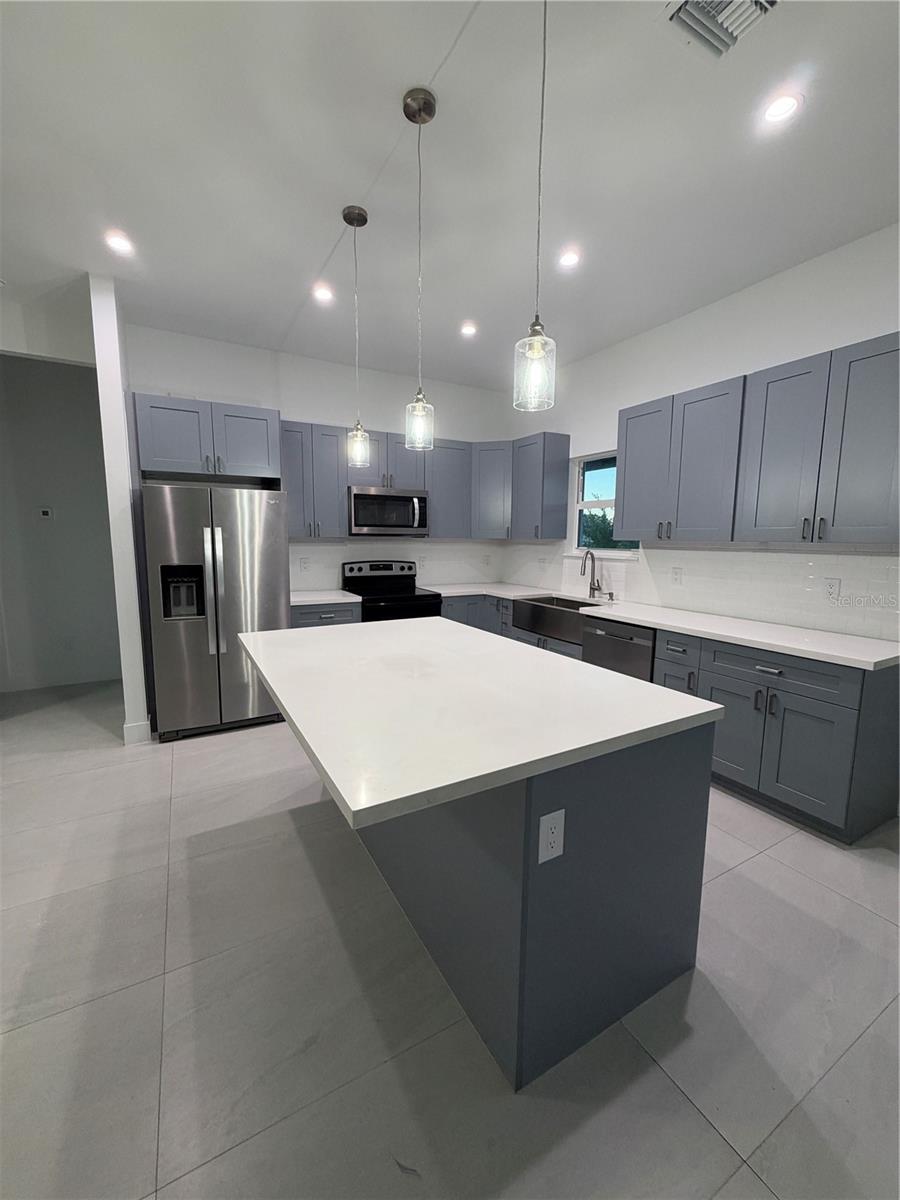 517 NW 19TH TERRACE, Cape Coral, FL 33993