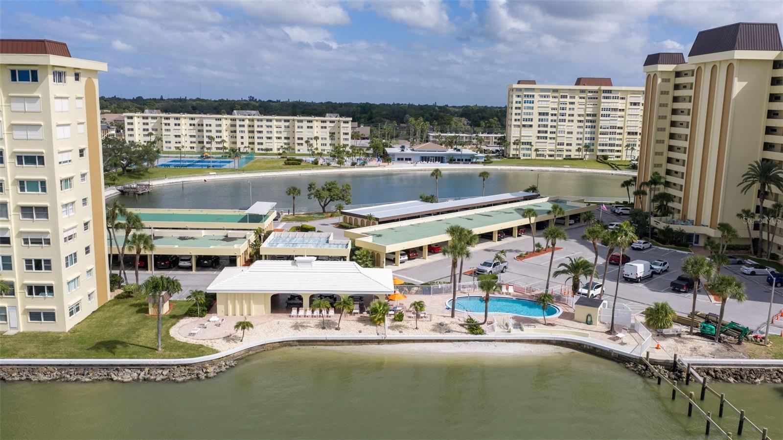4700 COVE CIRCLE, #111, St Petersburg, FL 33708