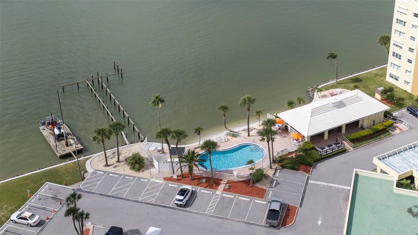 4700 COVE CIRCLE, #111, St Petersburg, FL 33708
