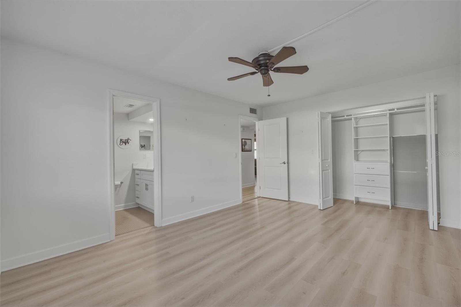 4700 COVE CIRCLE, #111, St Petersburg, FL 33708