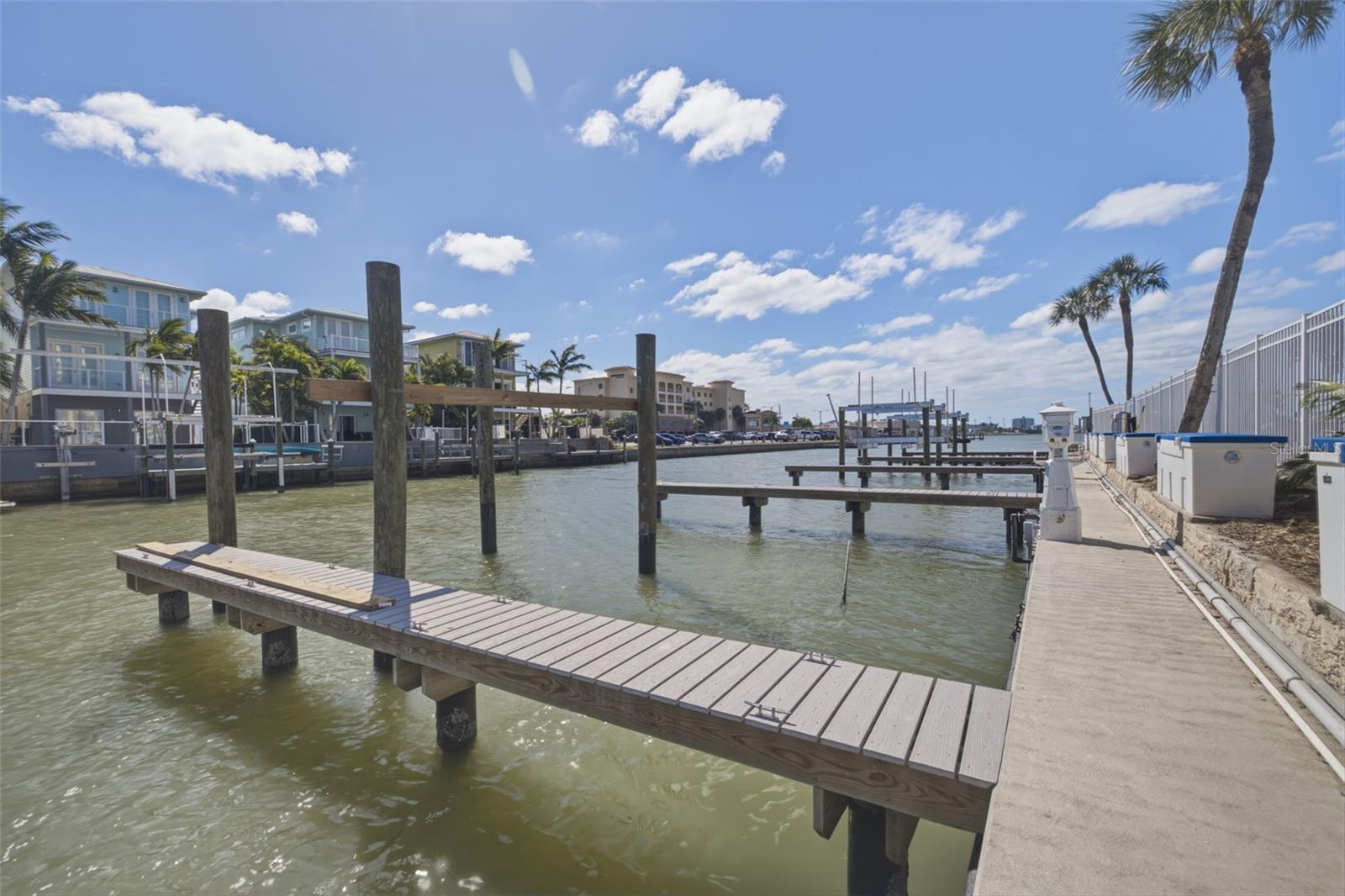 4700 COVE CIRCLE, #111, St Petersburg, FL 33708