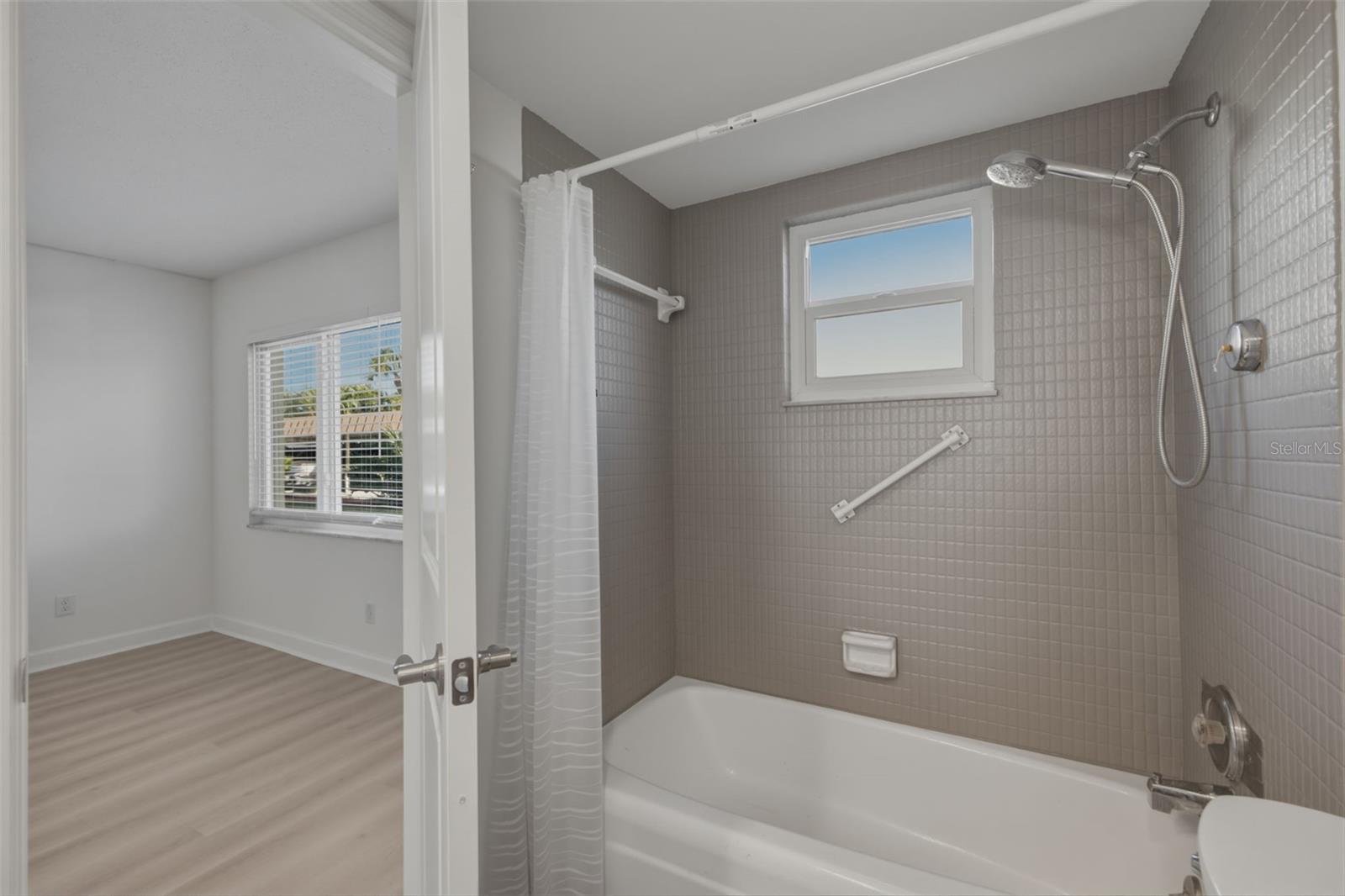 4700 COVE CIRCLE, #111, St Petersburg, FL 33708
