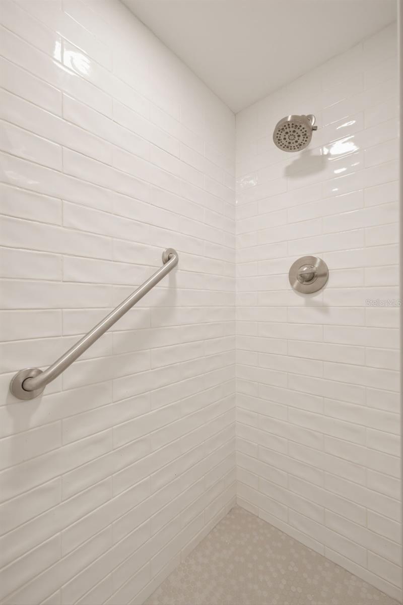Shower stall in 2nd bathroom