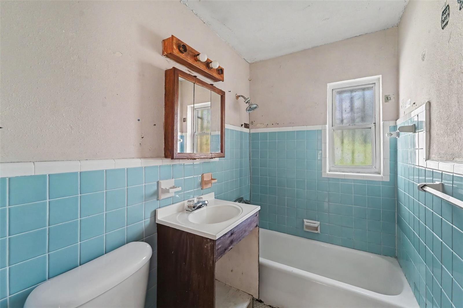 3921 W CHERRY STREET, Tampa, FL 33607
