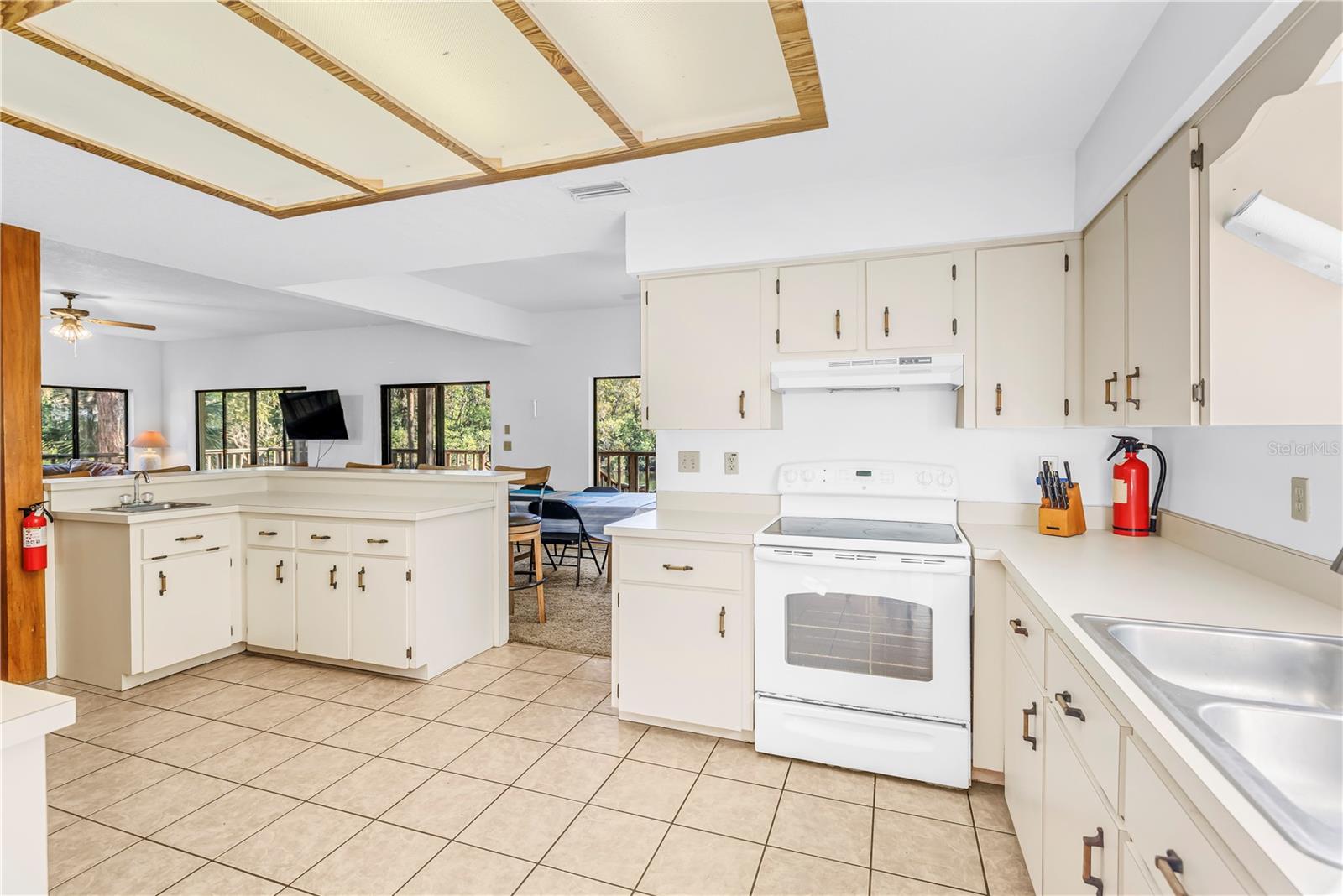 8885 SW 190TH AVENUE ROAD, Dunnellon, FL 34432