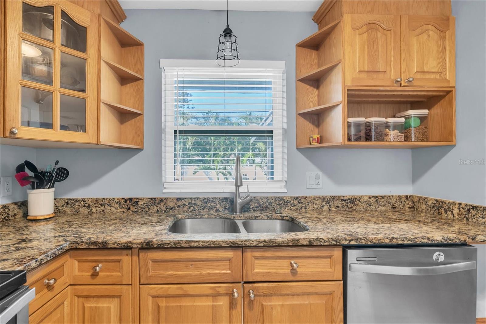 11401 81ST AVENUE, Seminole, FL 33772