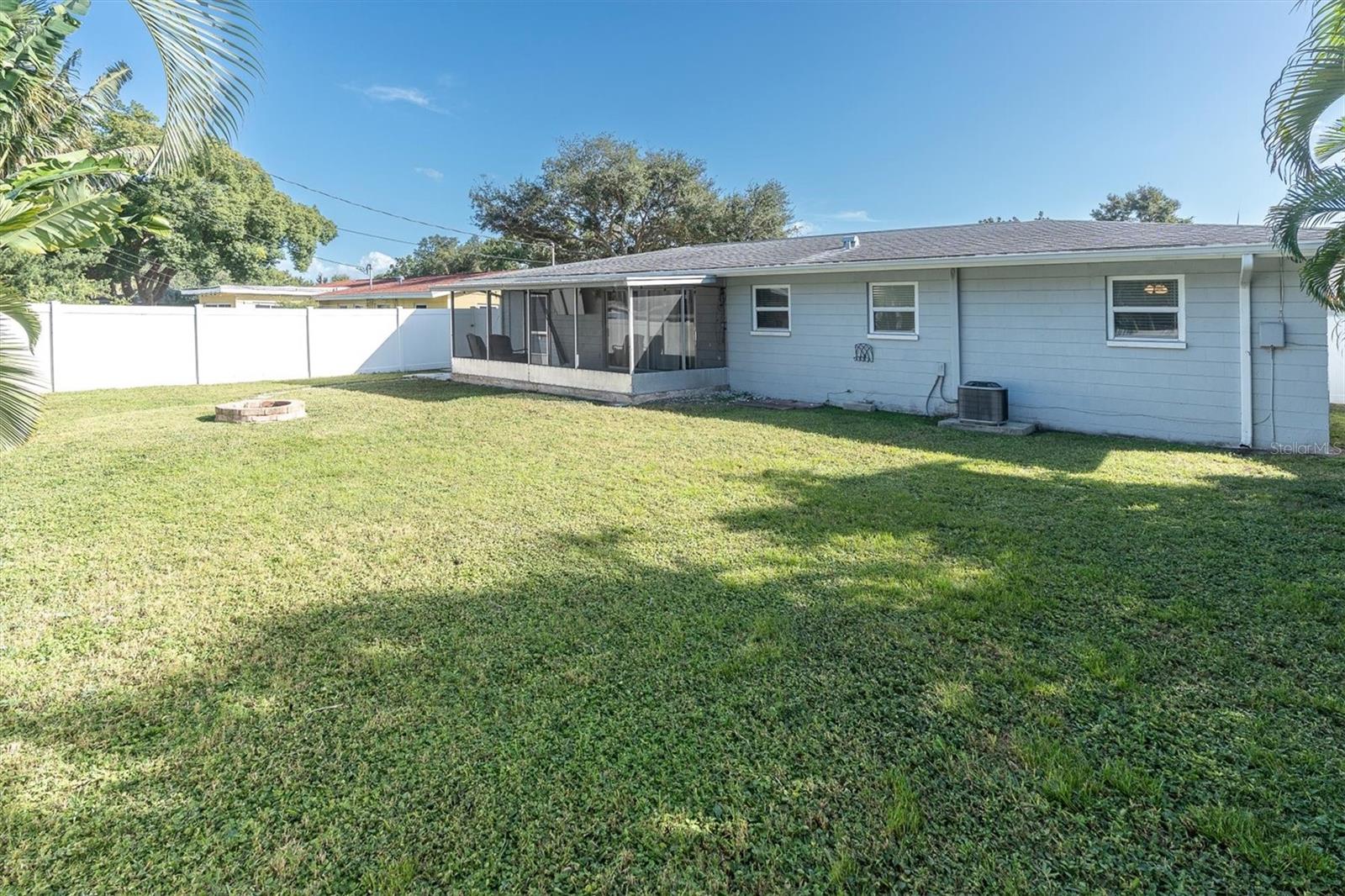11401 81ST AVENUE, Seminole, FL 33772