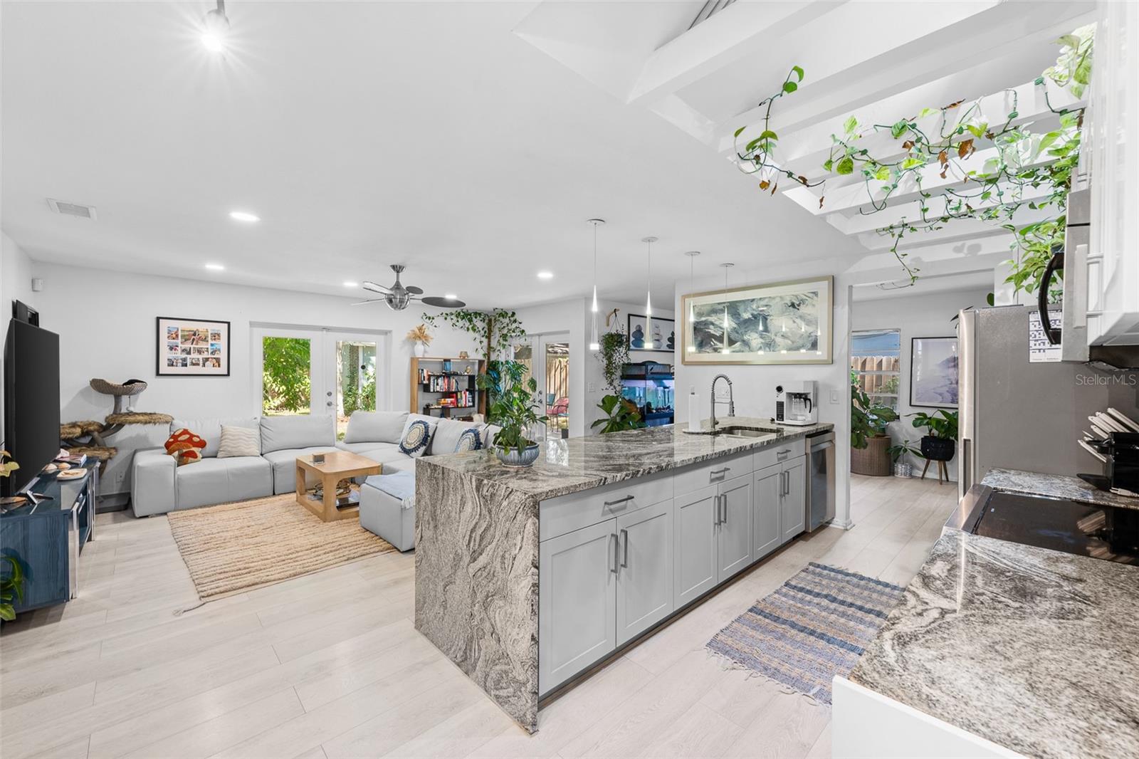 3013 W ARCH STREET, Tampa, FL 33607