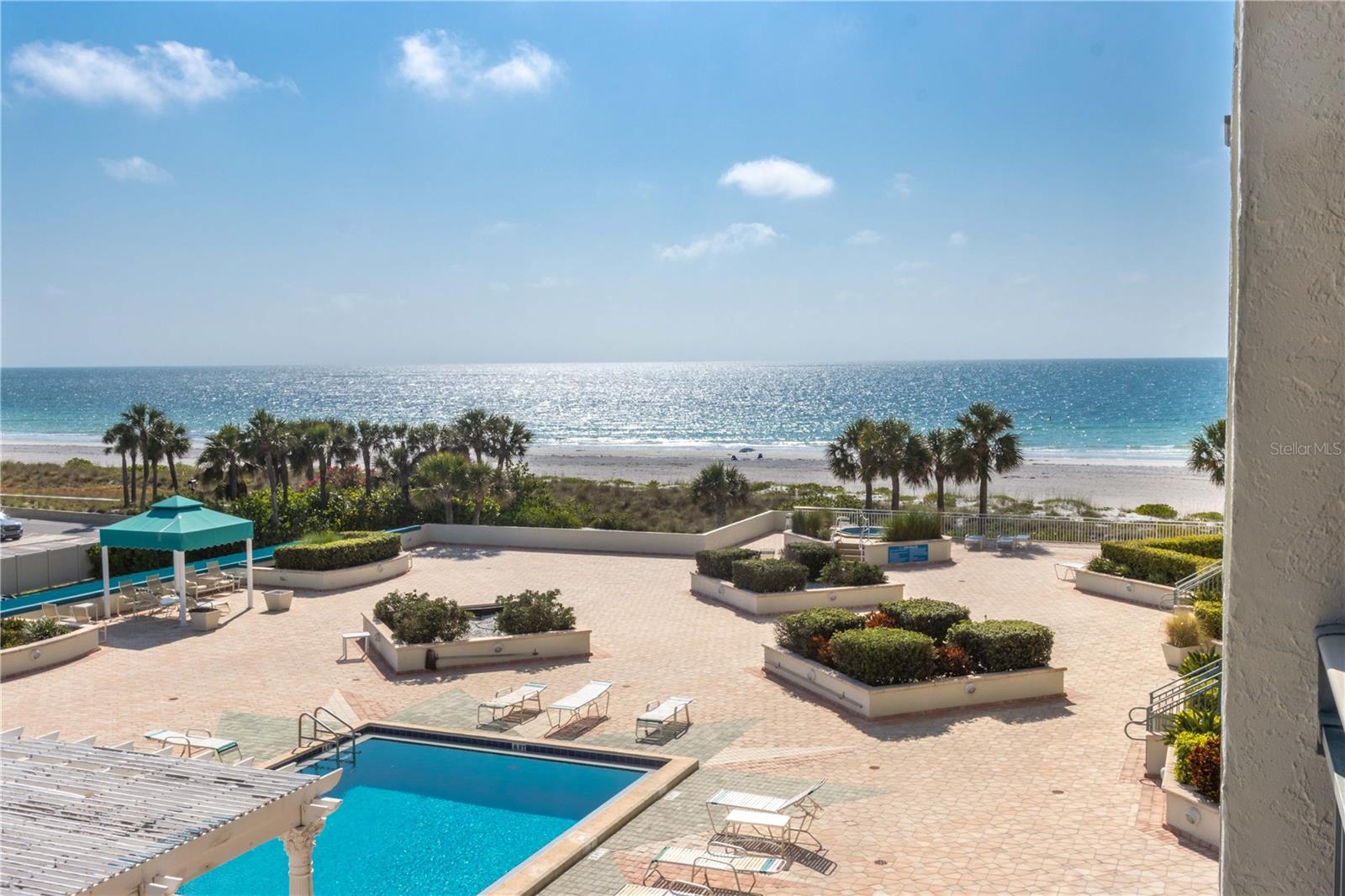 Gulf front and Pool Views Gulf front and Pool Views