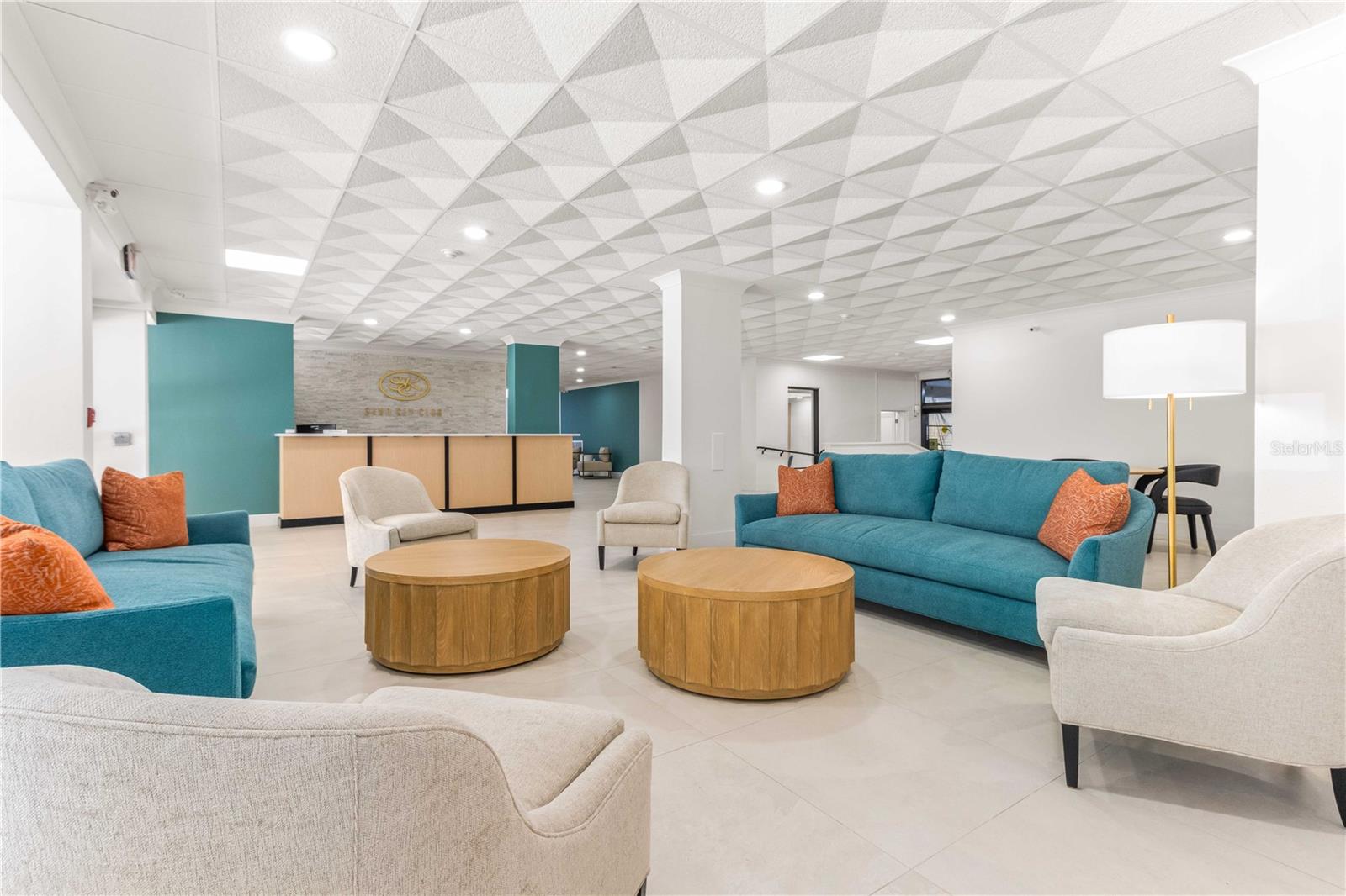 LOBBY WITH 24/7 ATTENDANT LOBBY WITH 24/7 ATTENDANT