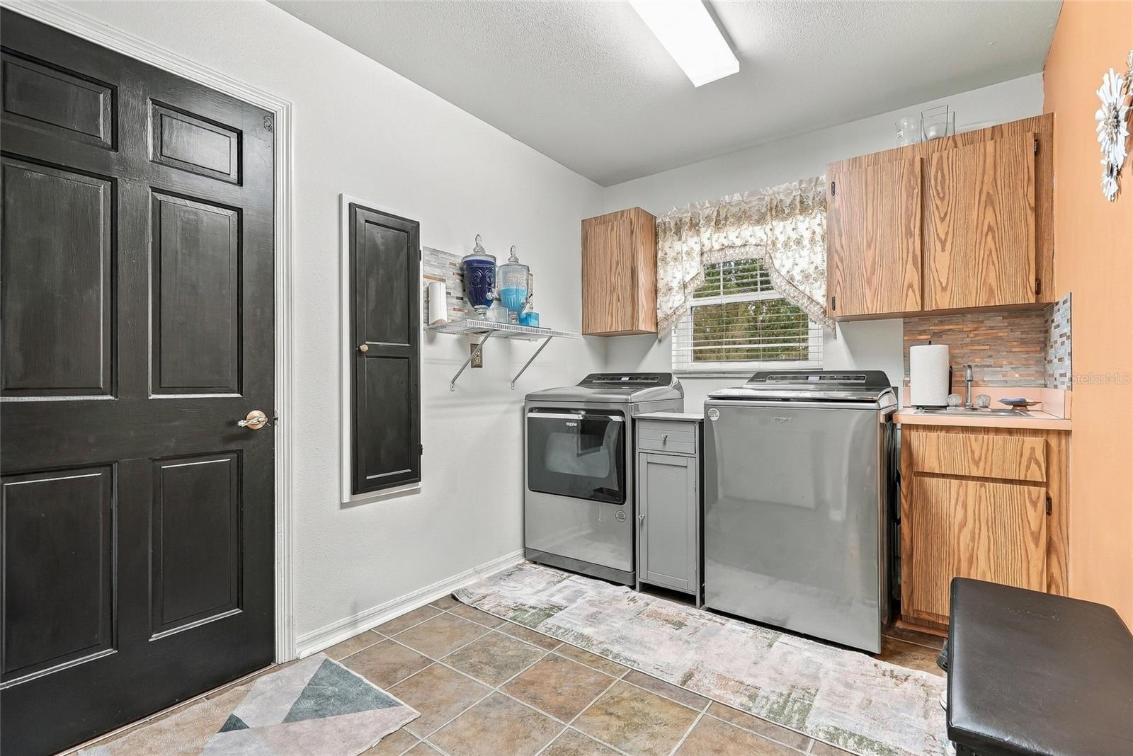 Utility Room - New Washer & Dryer