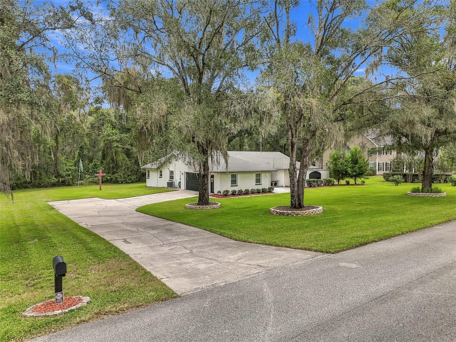 No build lot adjacent