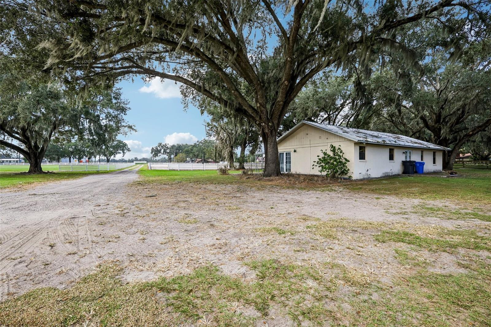 1521 CRE ROAD, Dover, FL 33527