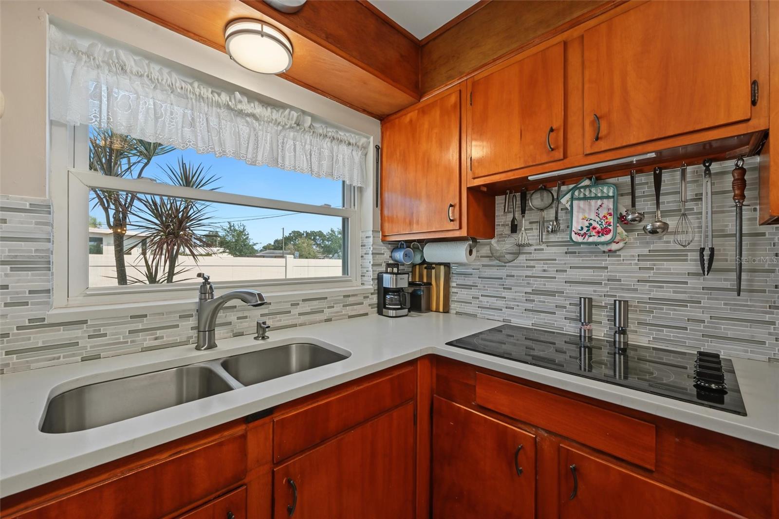 2975 68TH STREET N, St Petersburg, FL 33710