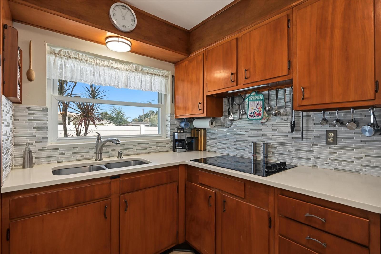 2975 68TH STREET N, St Petersburg, FL 33710