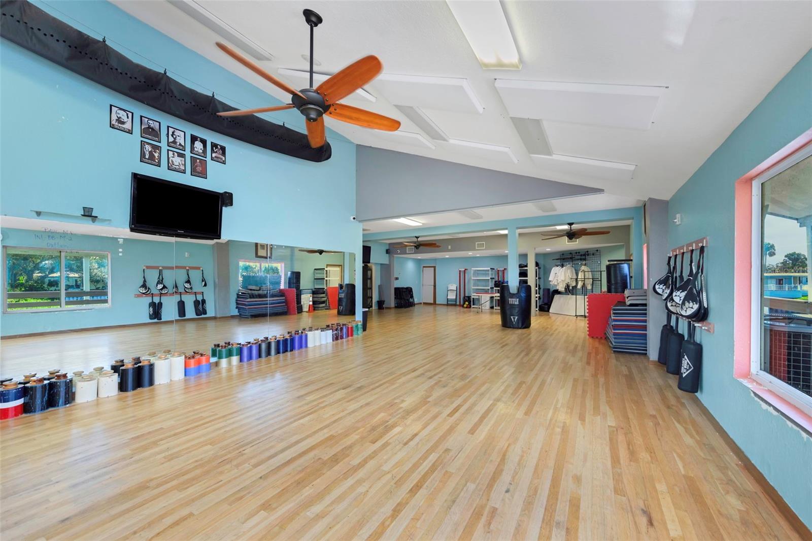 780 N MISSOURI AVENUE, Largo, FL 33770