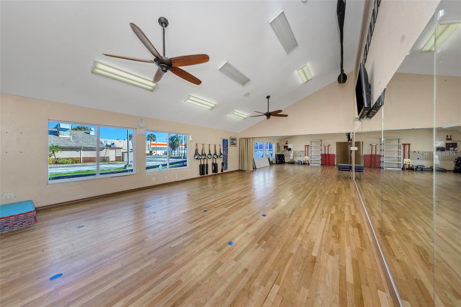 780 N MISSOURI AVENUE, Largo, FL 33770