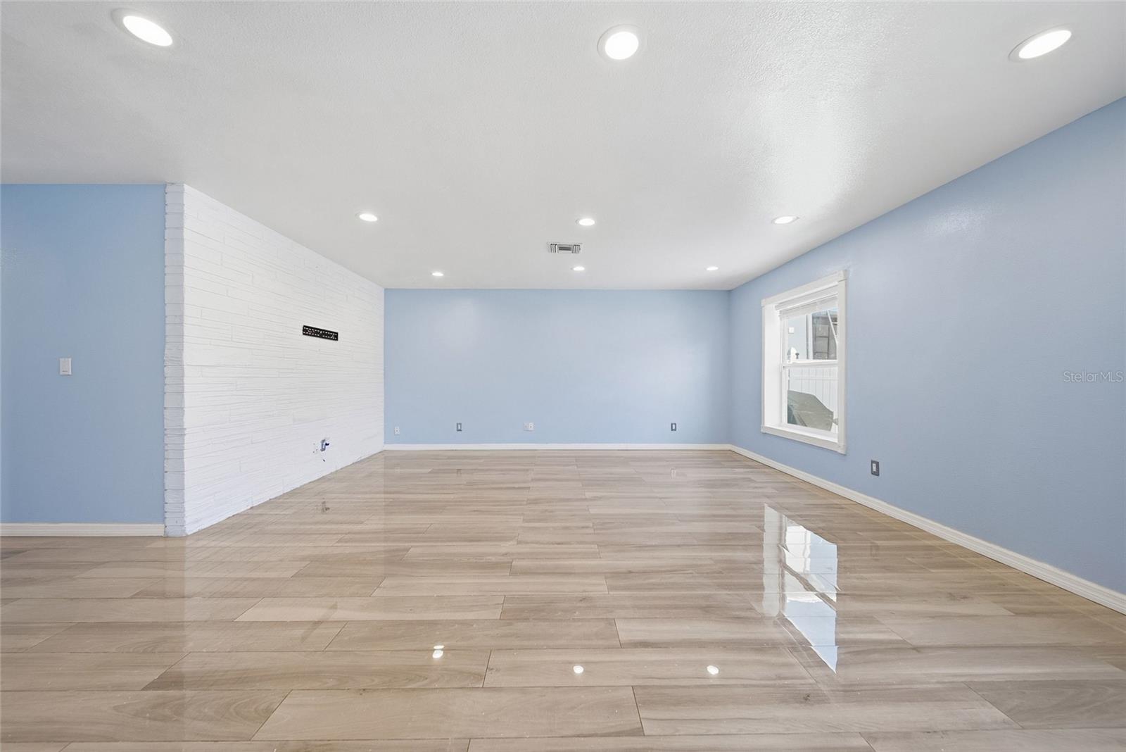 10717 DONBRESE AVENUE, Tampa, FL 33615 10717 DONBRESE AVENUE, Tampa, FL 33615