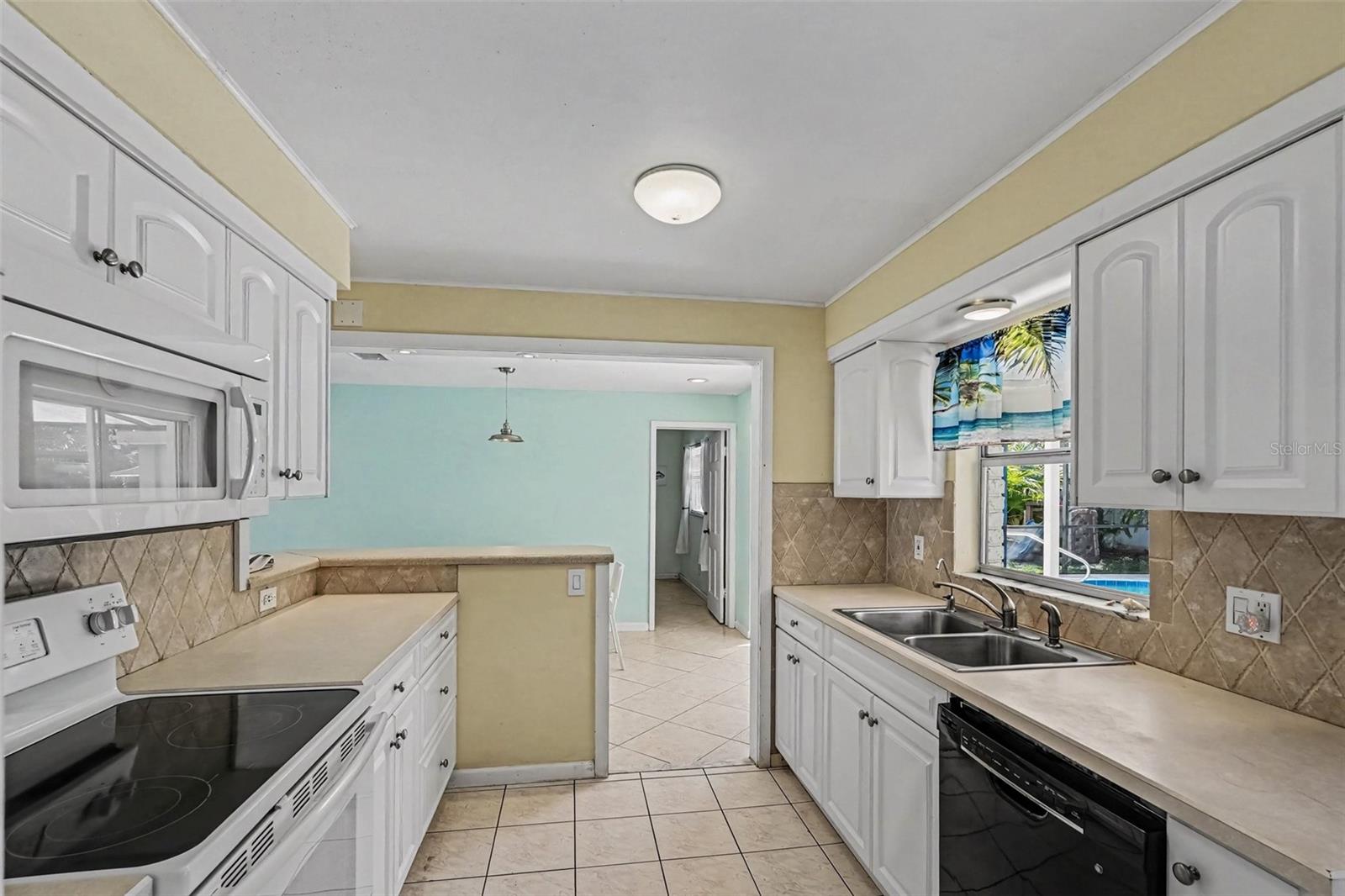13570 99TH AVENUE N, Seminole, FL 33776