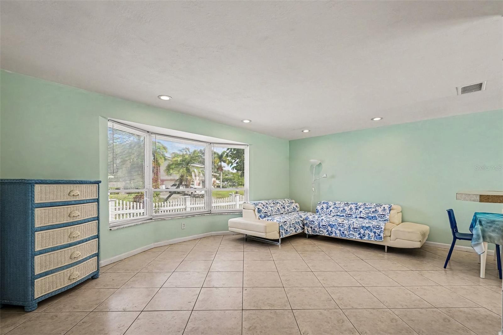13570 99TH AVENUE N, Seminole, FL 33776 13570 99TH AVENUE N, Seminole, FL 33776