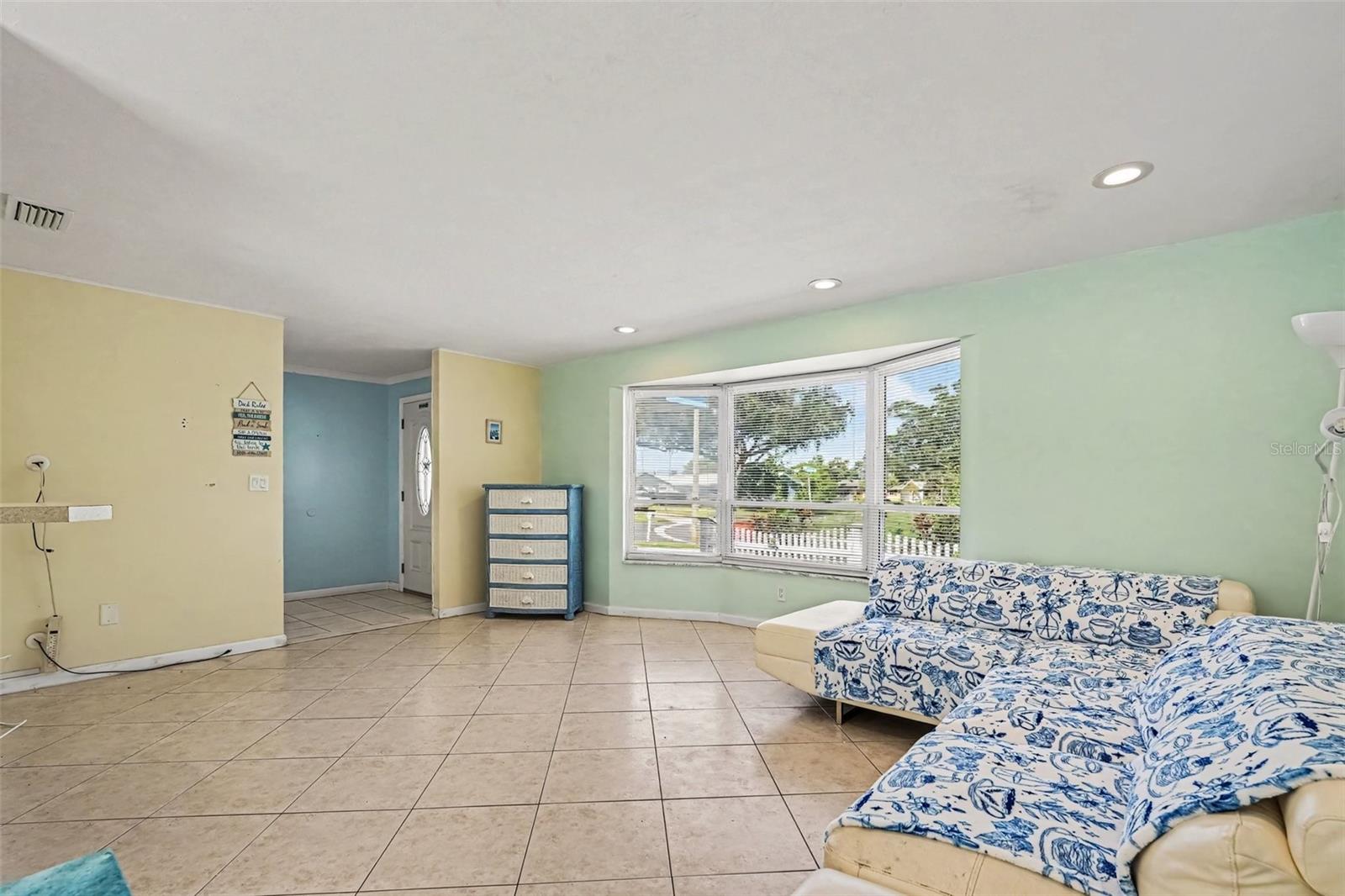 13570 99TH AVENUE N, Seminole, FL 33776 13570 99TH AVENUE N, Seminole, FL 33776