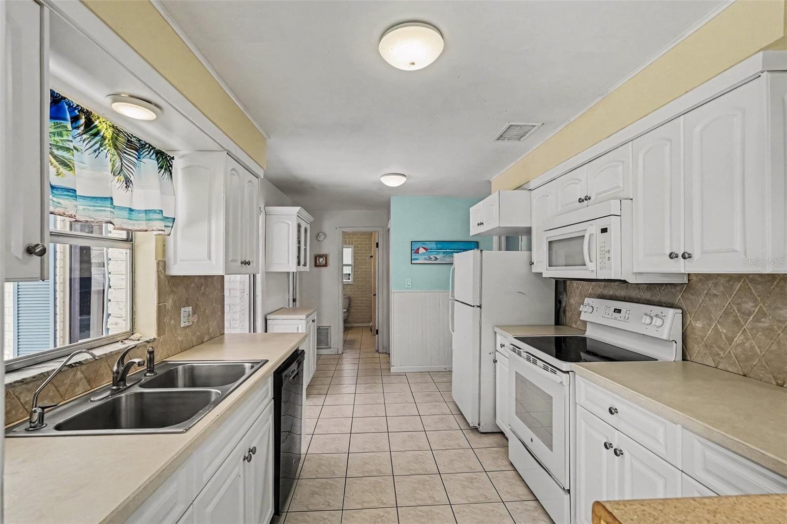 13570 99TH AVENUE N, Seminole, FL 33776 13570 99TH AVENUE N, Seminole, FL 33776