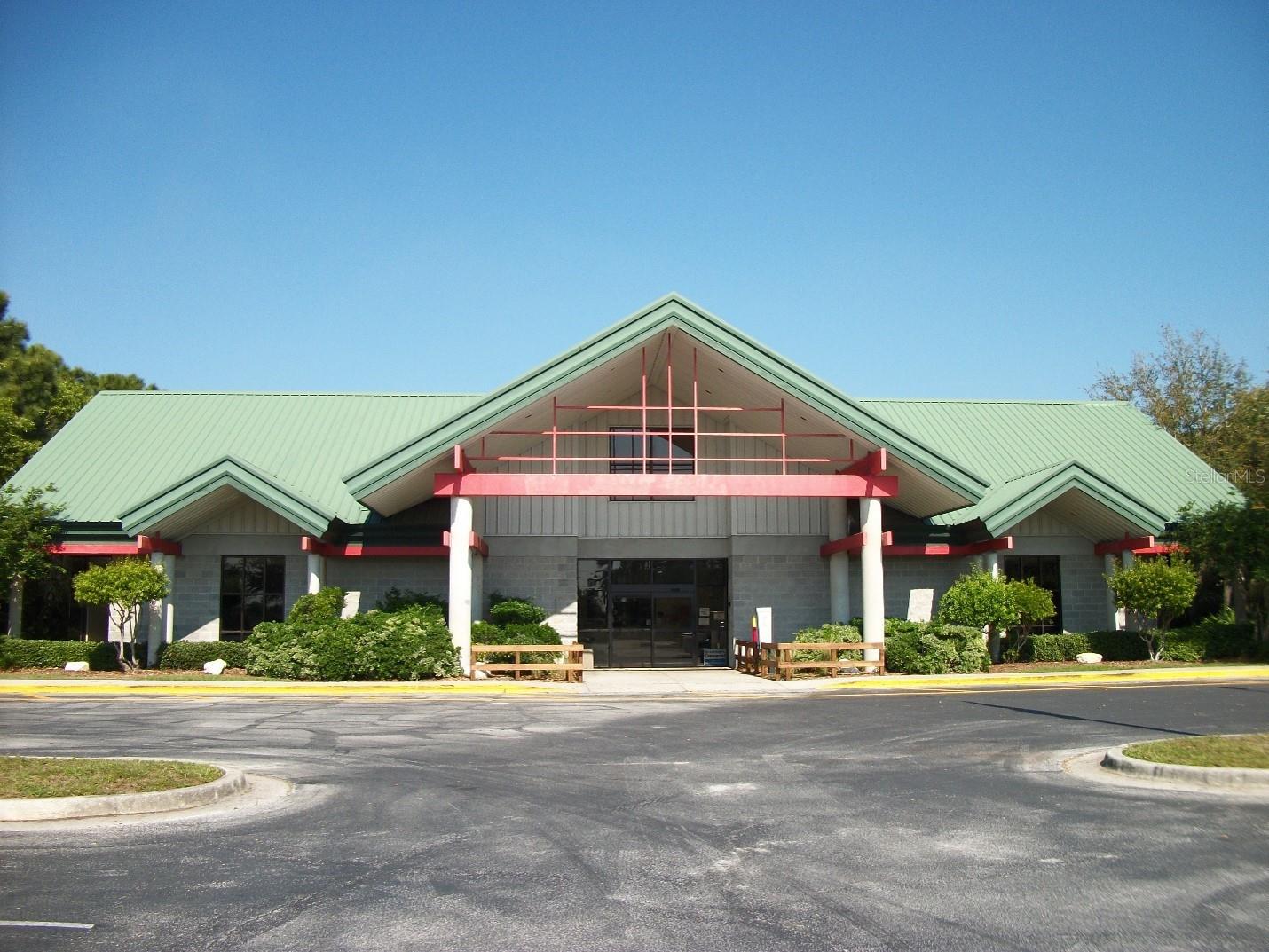 Air Conditioned Gym with Pickleball Courts