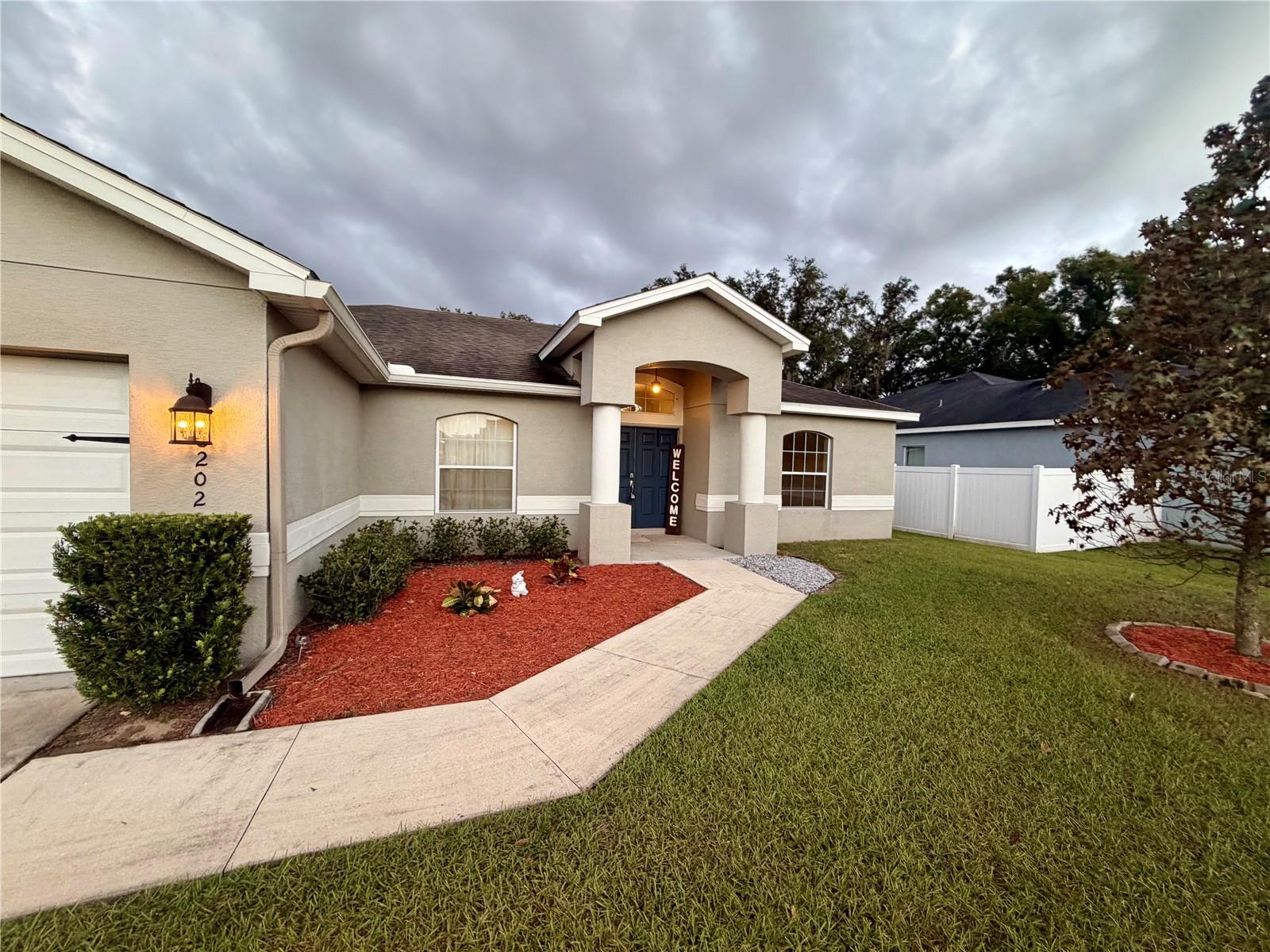8202 WILDER LOOP, Lakeland, FL 33809