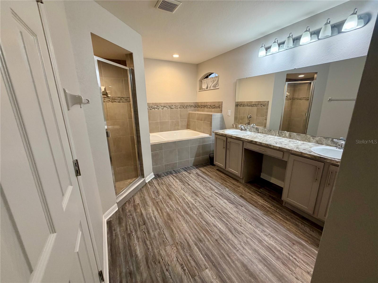 8202 WILDER LOOP, Lakeland, FL 33809